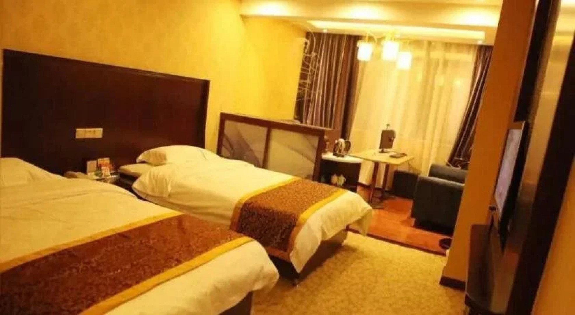 Jiujiang Yifeng Hotel