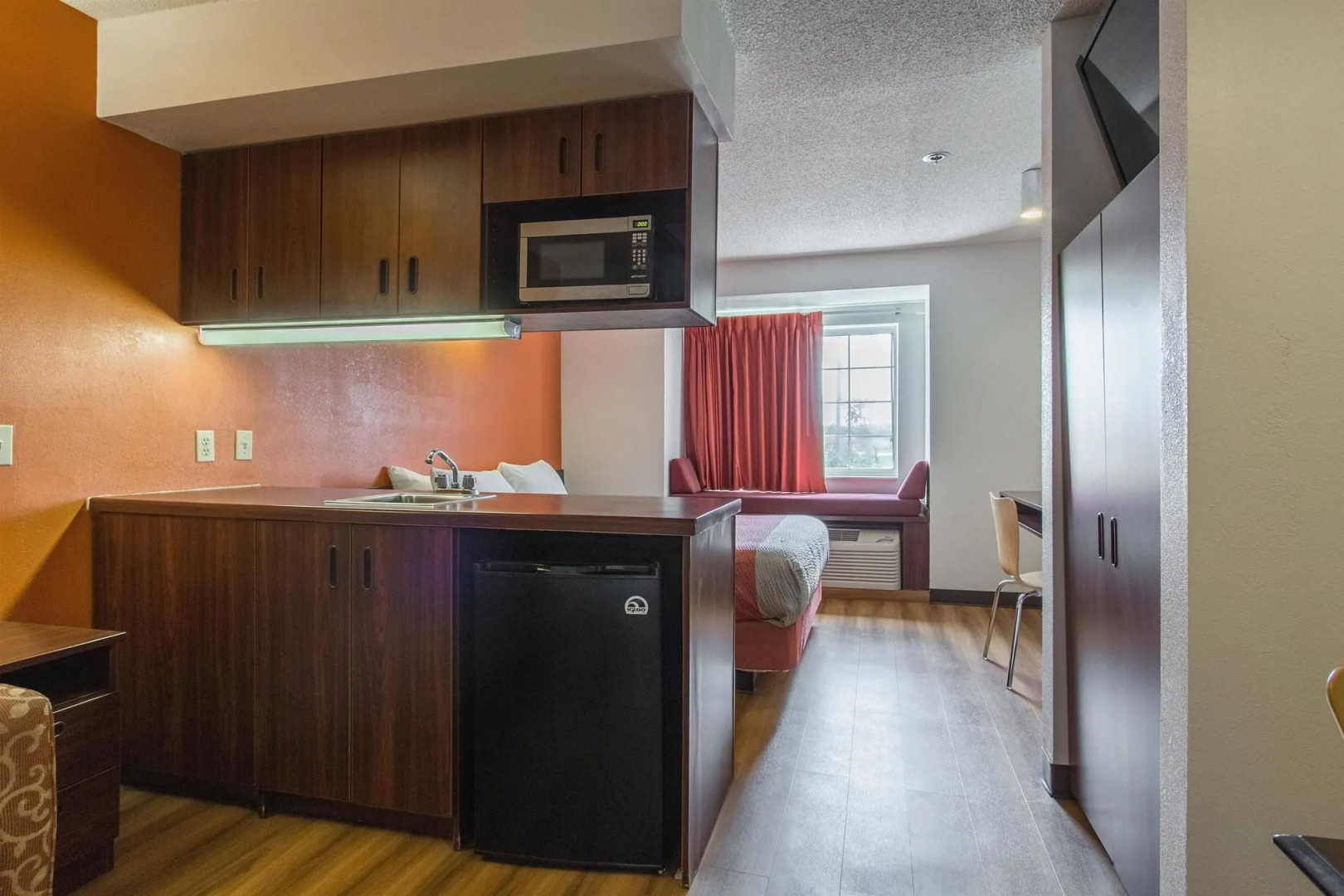 Microtel Inn & Suites by Wyndham Cleveland Streetsboro