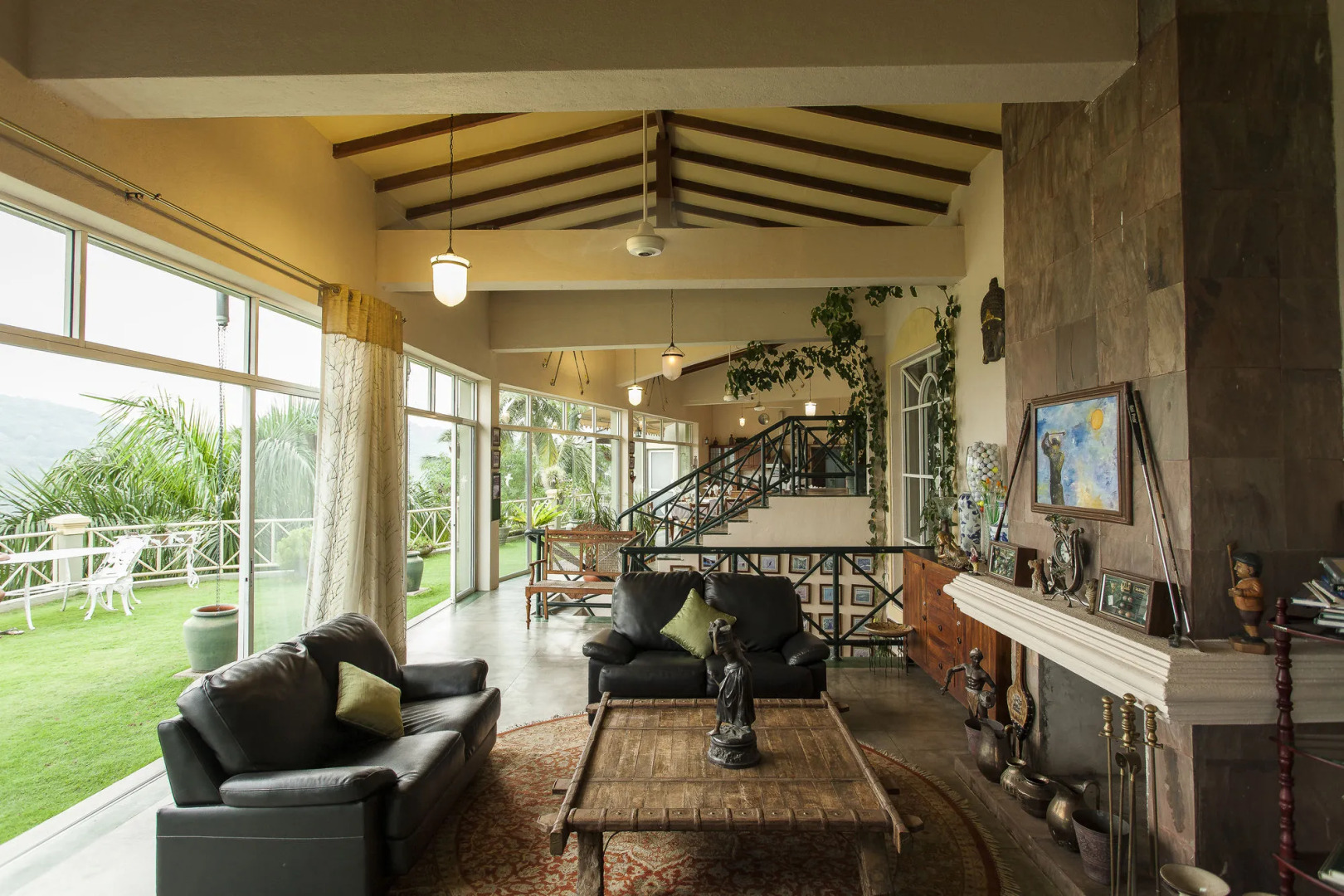 The Albatross, Kandy