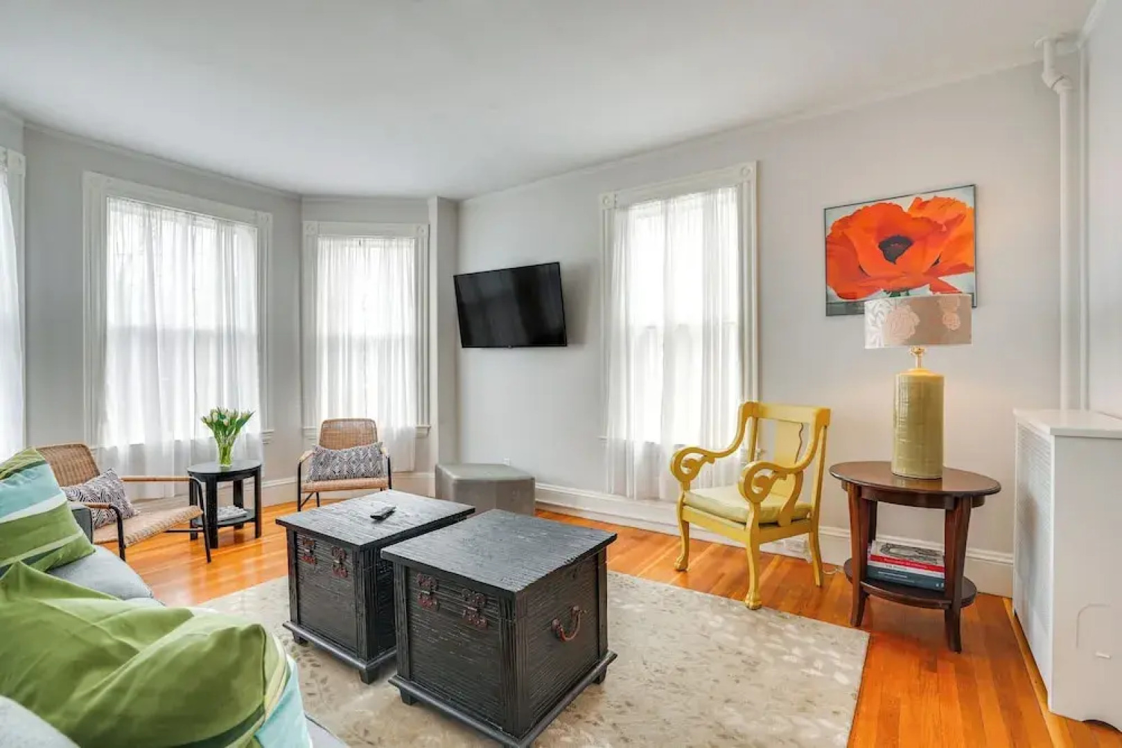 Walk to Harvard Square: Apartment in Cambridge