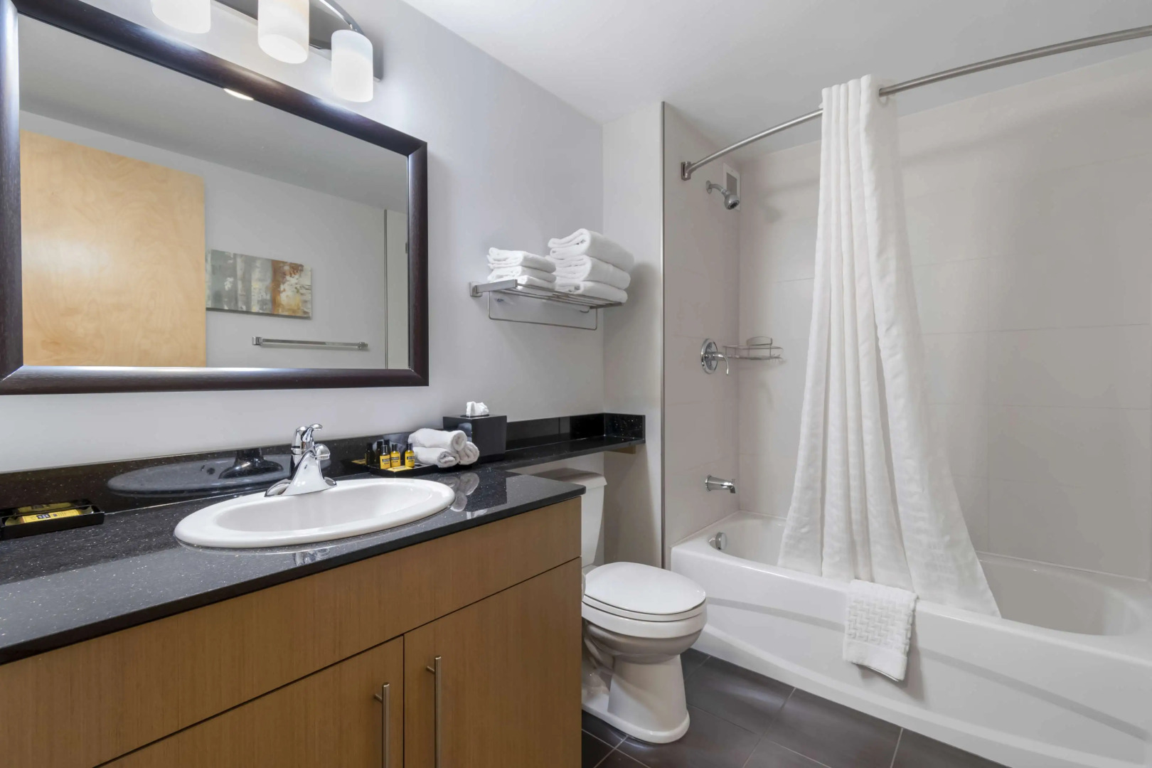 Best Western Plus Airport Inn & Suites