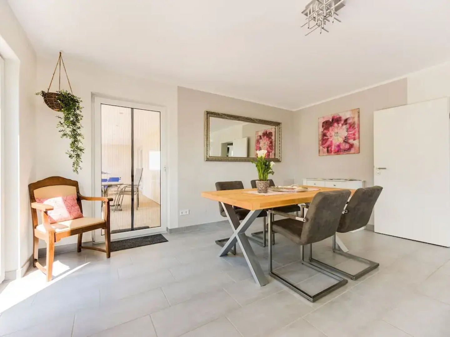 Charming Apartment in Weinsheim with Garden