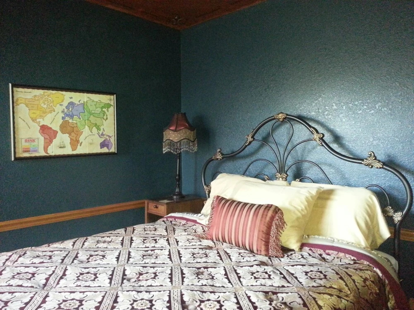 Victorian Country Inn B&B LLC