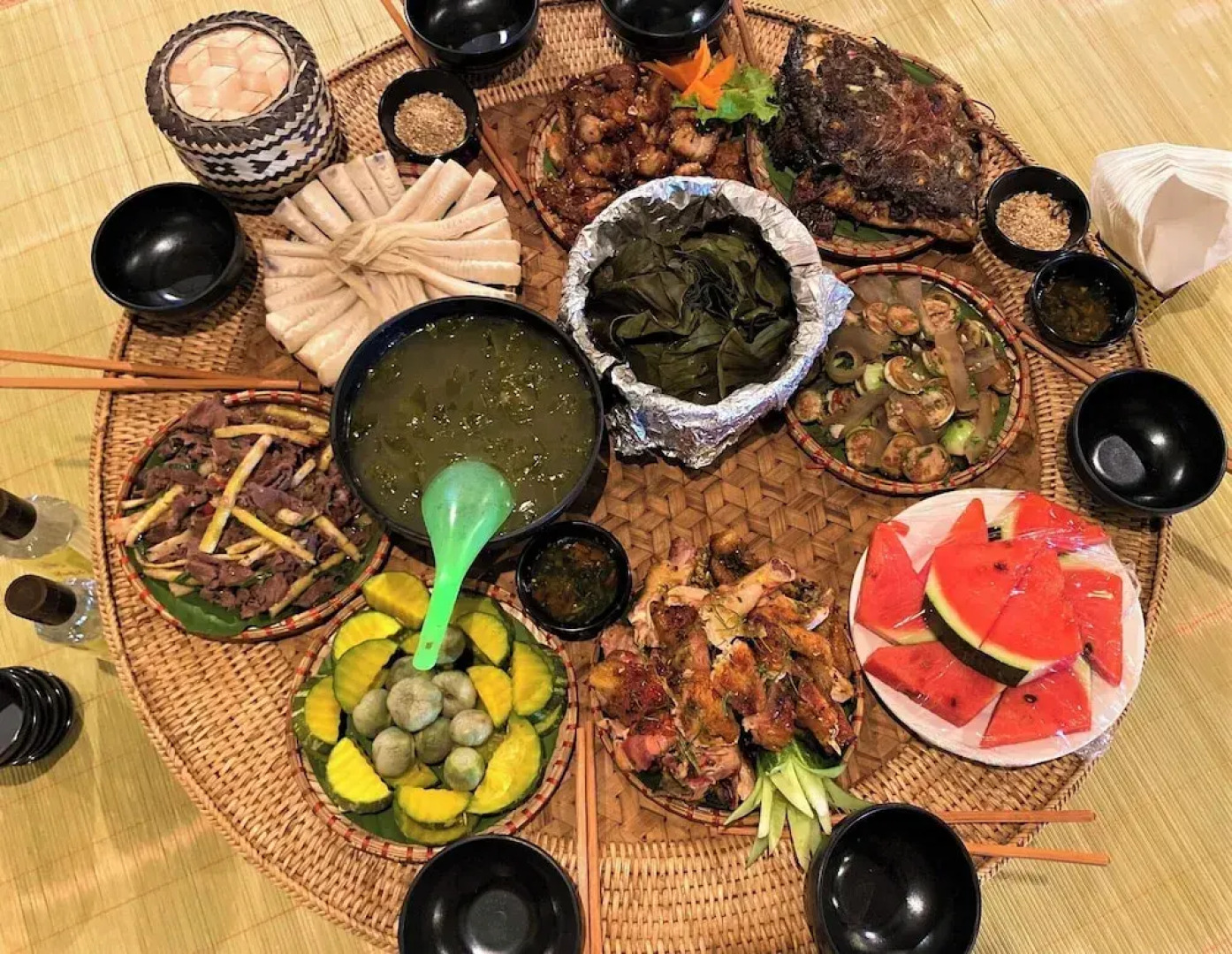 Mini Dien Bien Riverside Hotel - Lang Thai