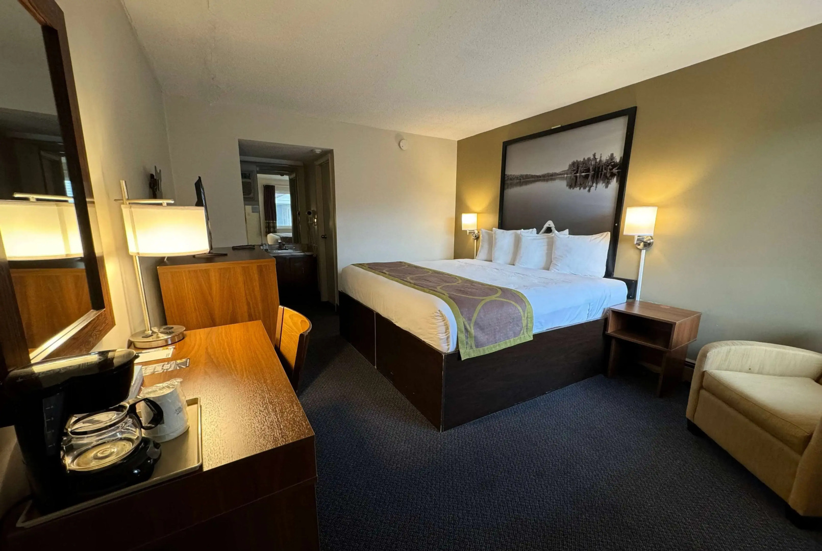 Super 8 by Wyndham Guelph