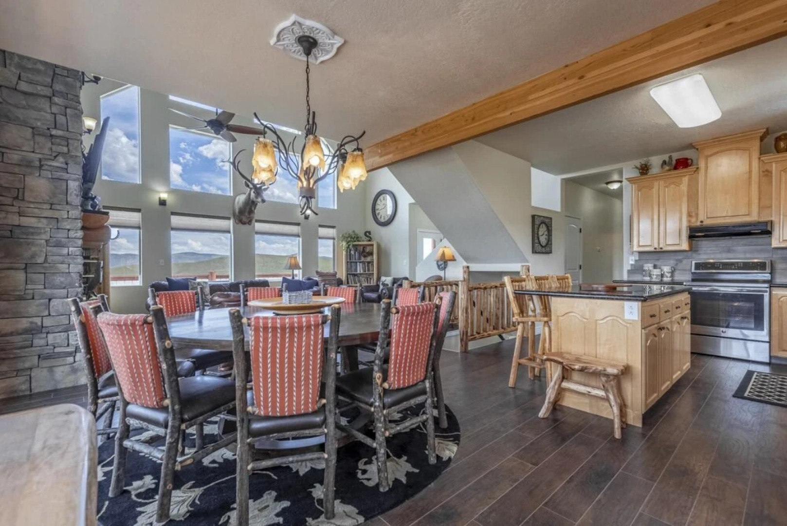 Family FUN Cabin! Sleeps 36, Mountainside w/ Beach Access, and Kid Paradise Yard