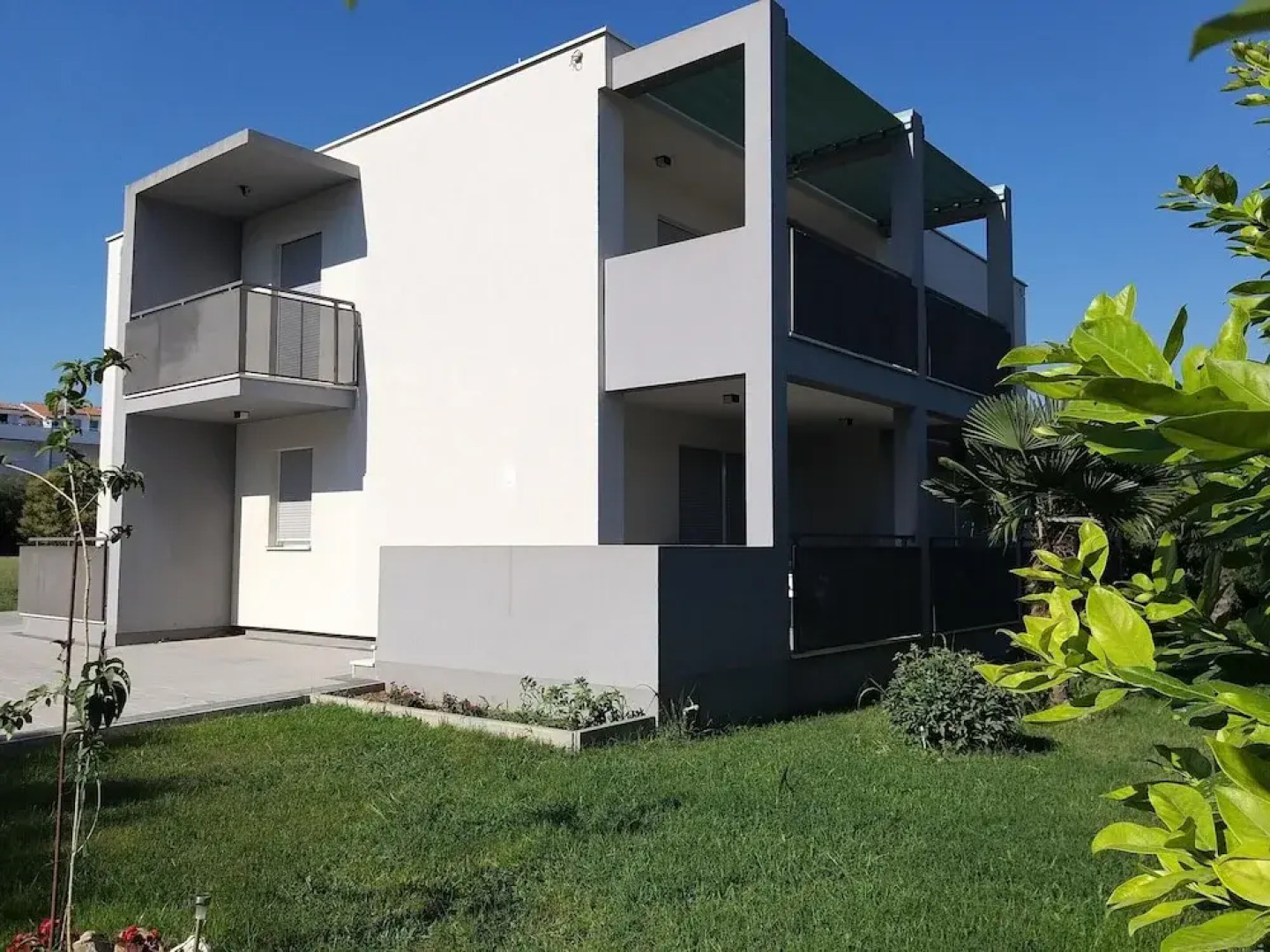 Modern Apartment in Kastel Stafilic With Fenced Garden