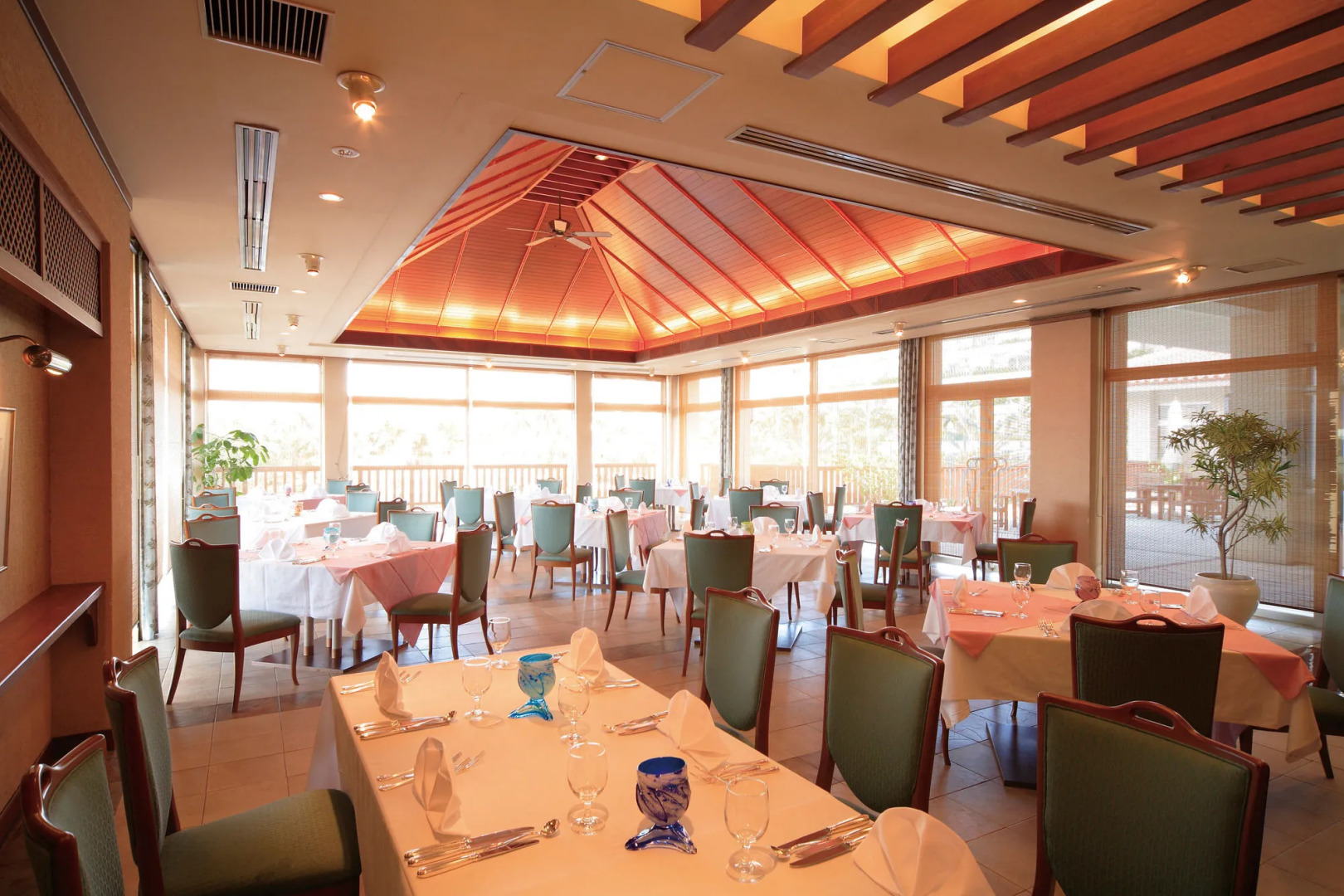 Kanucha Bay Hotels & Villas