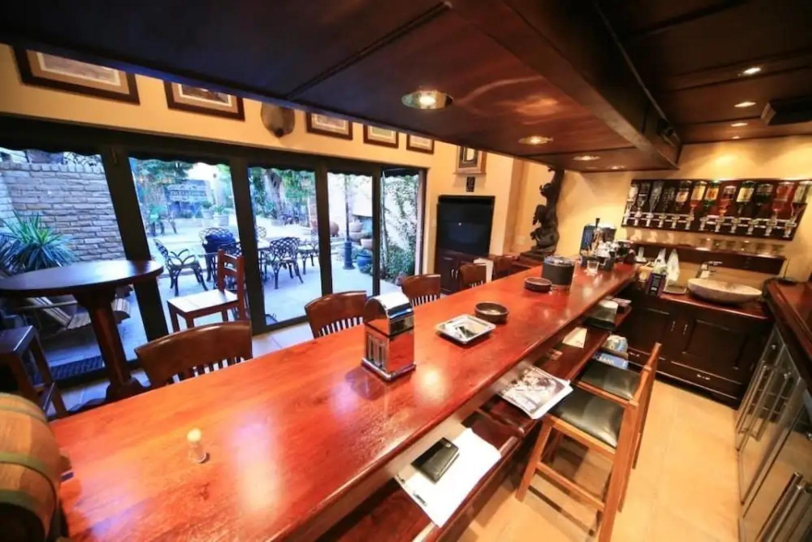 Le Cozmo Guest House