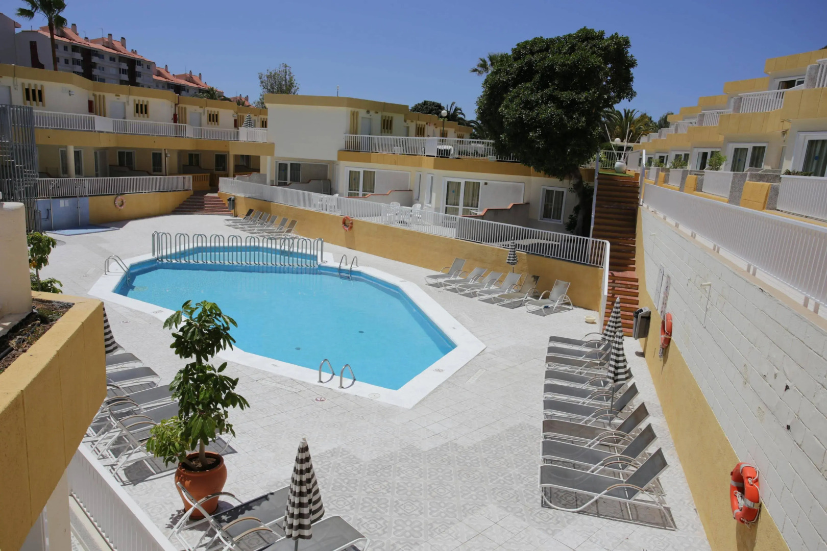 Checkin Bungalows Atlantida