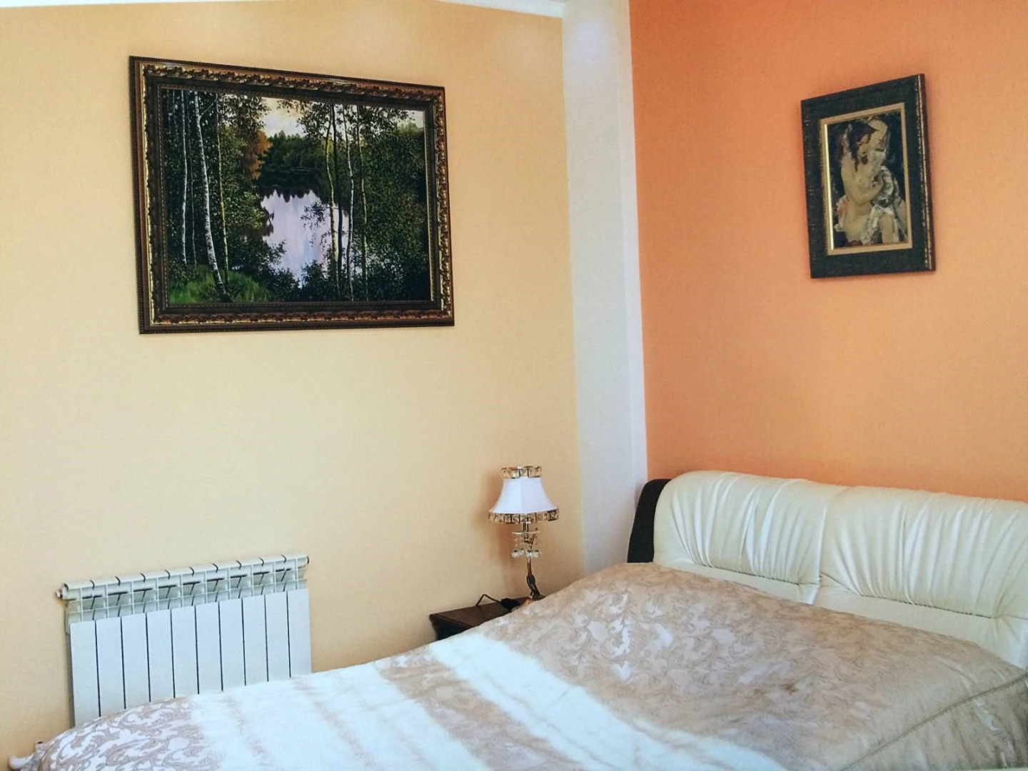 Anna and King  (on Zheleznodorozhnoy)