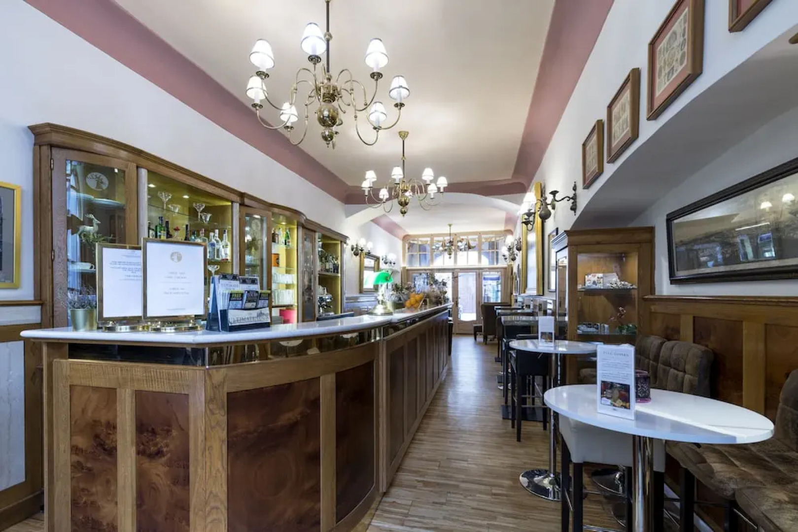 Hotel U Zlateho Jelena