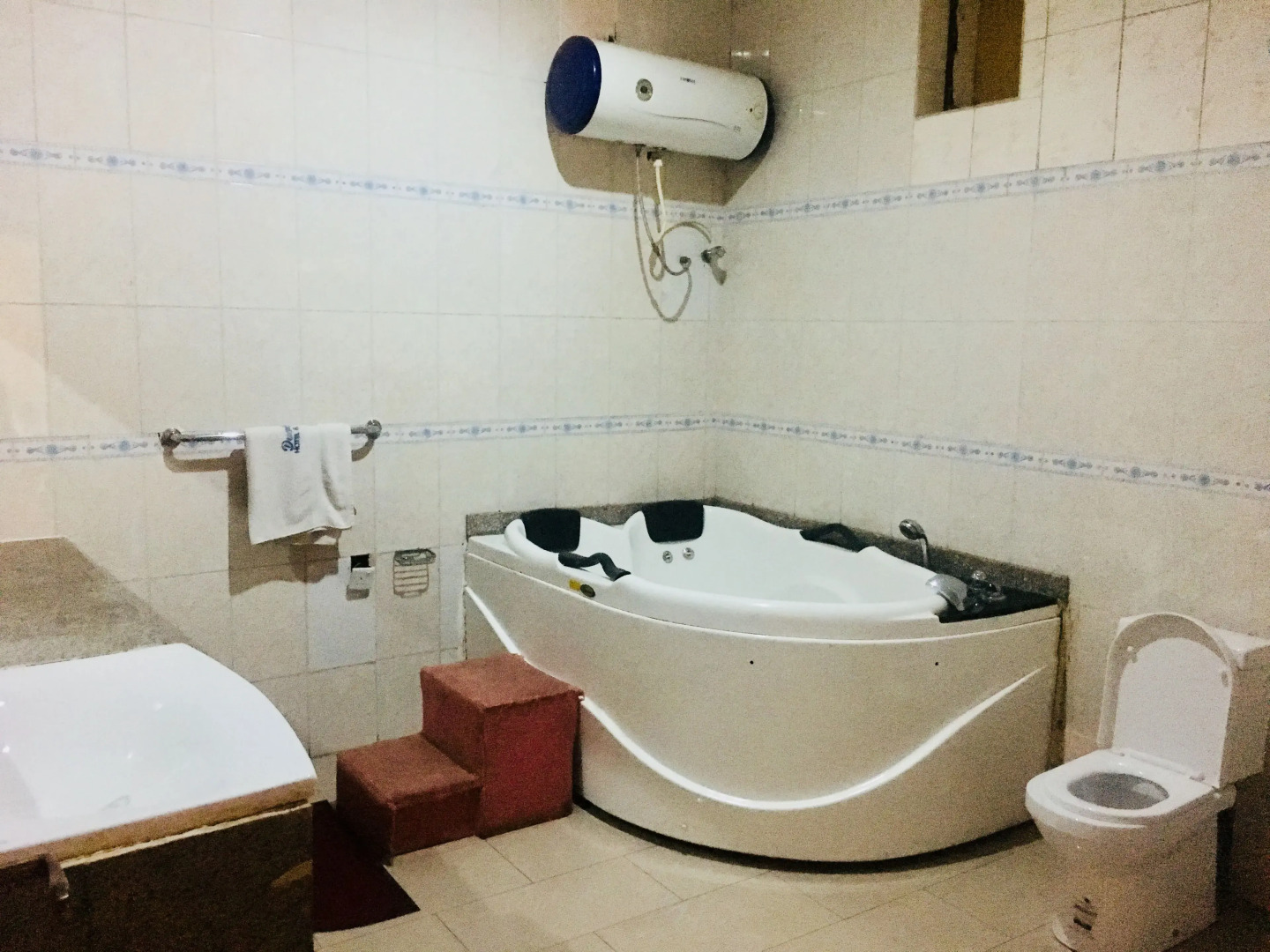 Duoban Hotel & Suite