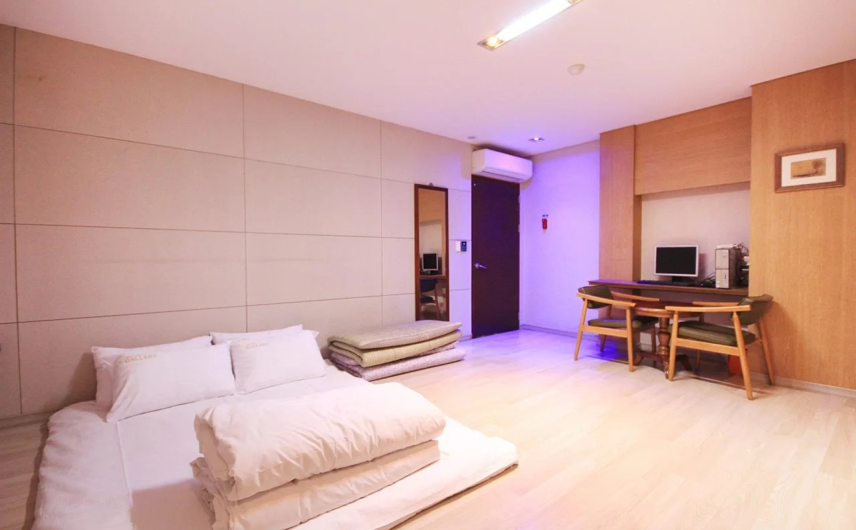 Gallery Hotel