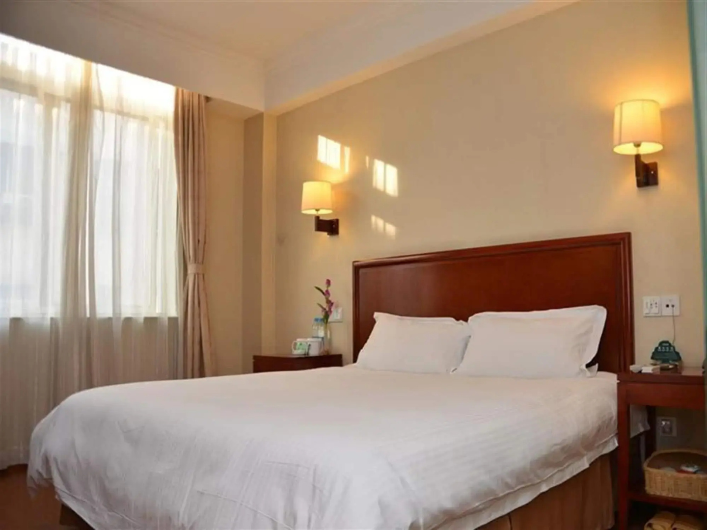 Отель GreenTree Inn BengBu HuaiHe Road Pedestrian Street Hotel