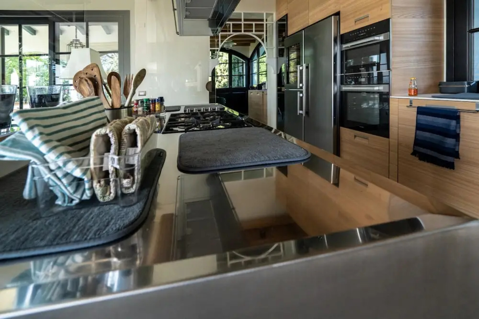 Charming Green and Blue Villa by Wonderful Italy