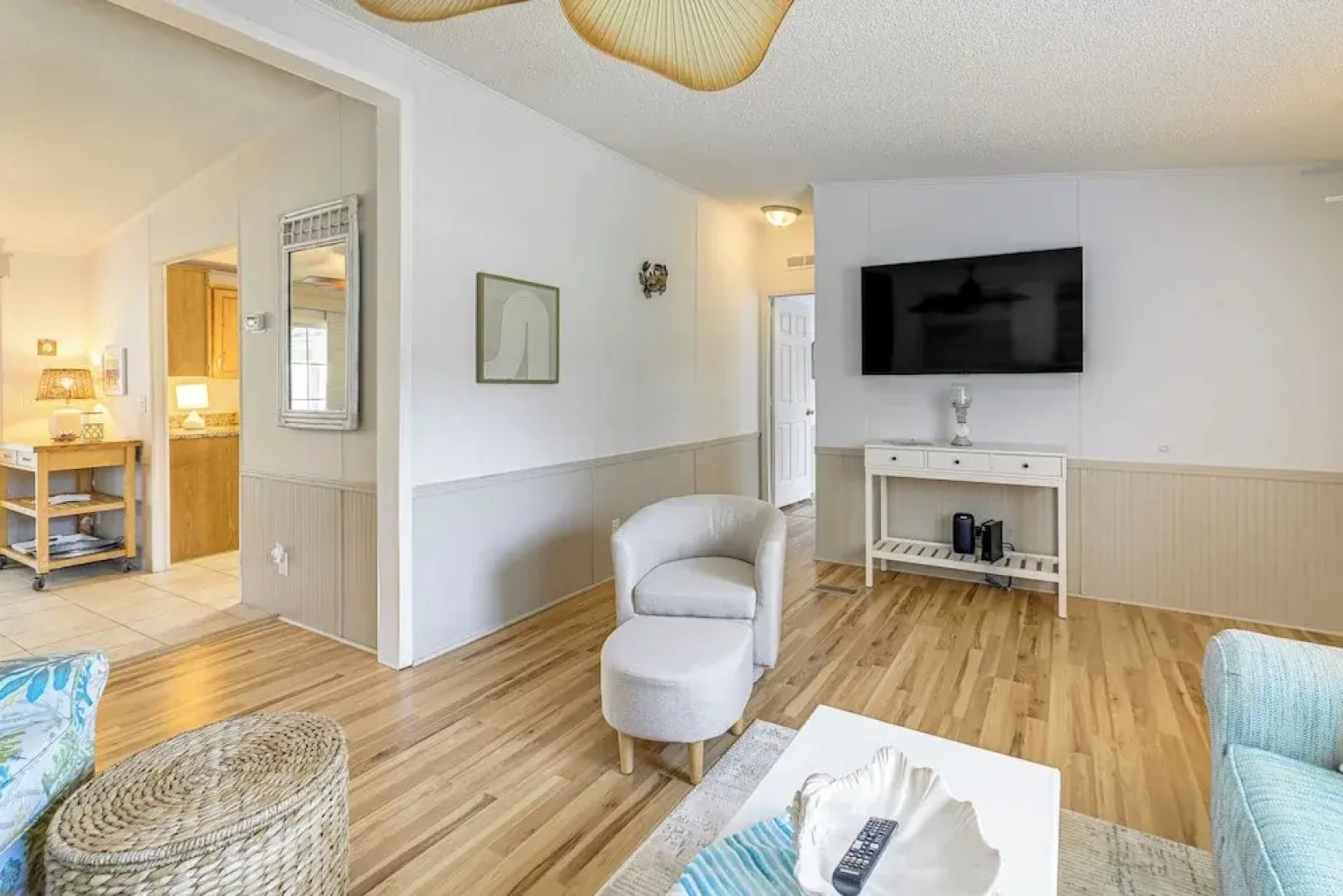 2 Blocks to Crystal Coast: Family-friendly Retreat