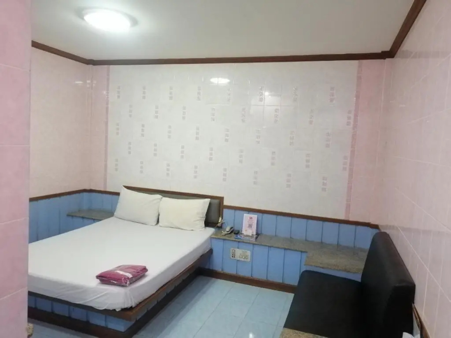 โรงแรม444