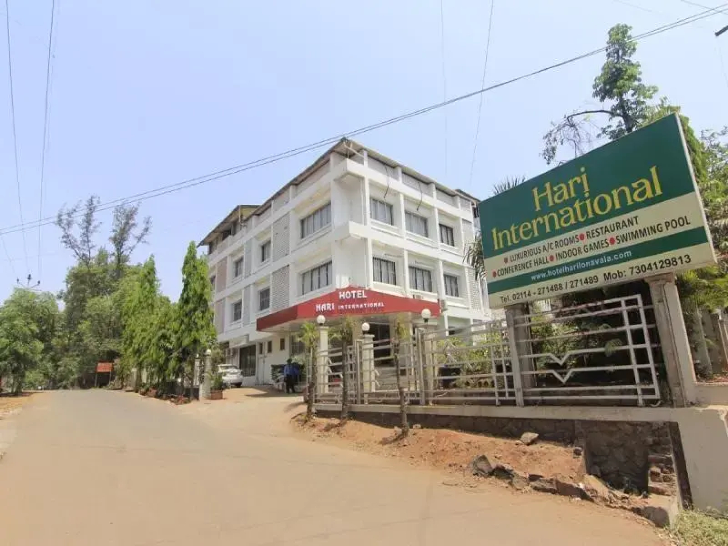 OYO Premium Lonavala Old Highway