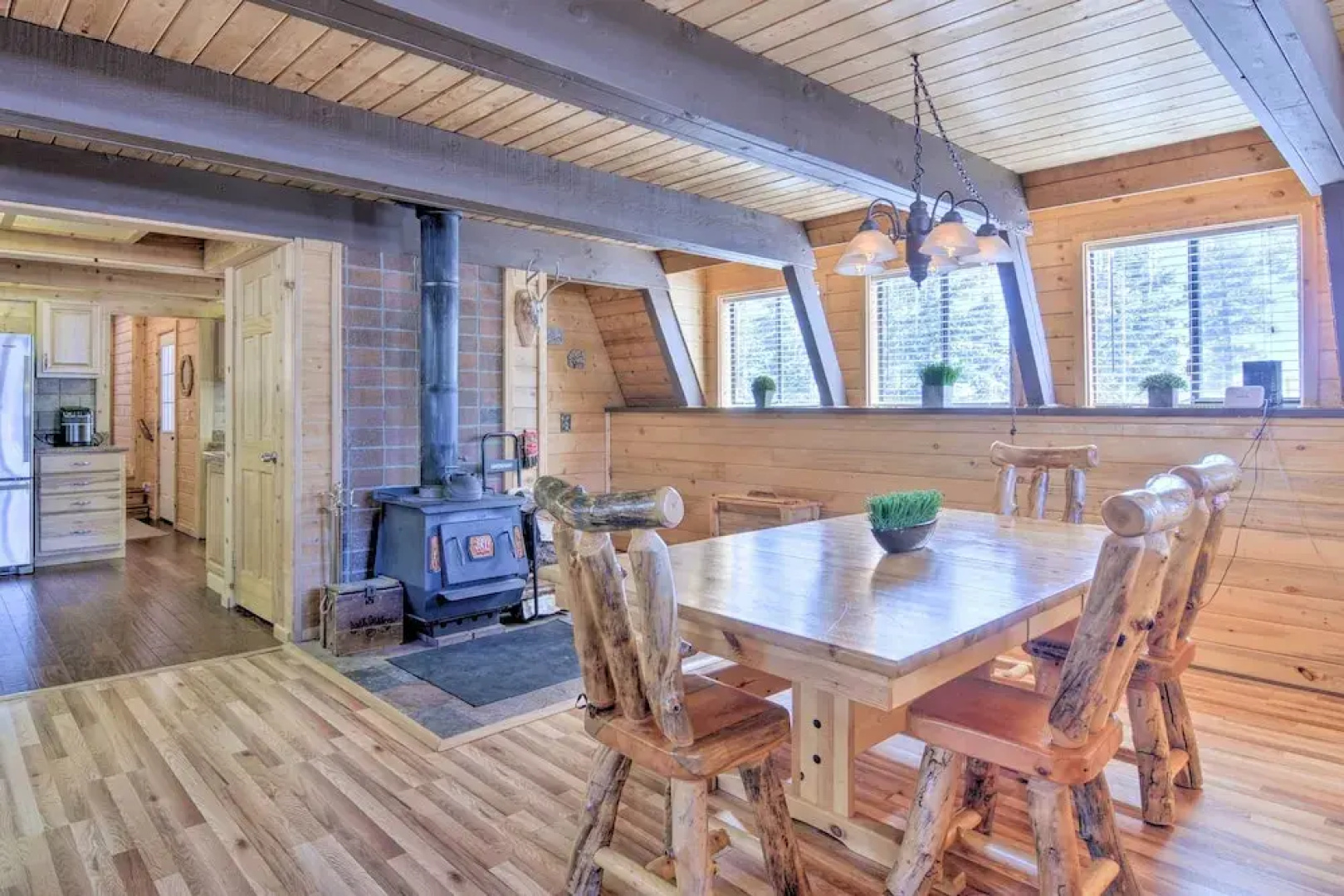 Spacious Duck Creek Village Cabin w/ Hot Tub!