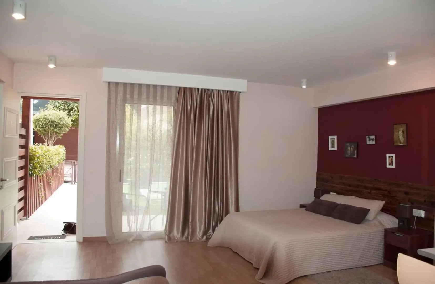 Sunrise Arches Apartments