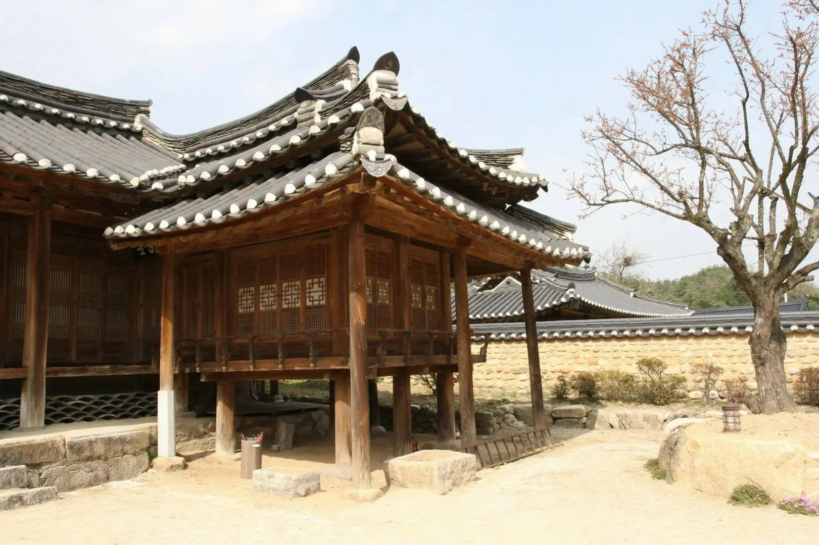 Geochang Choongsindang Donggae Jeongon Gotek
