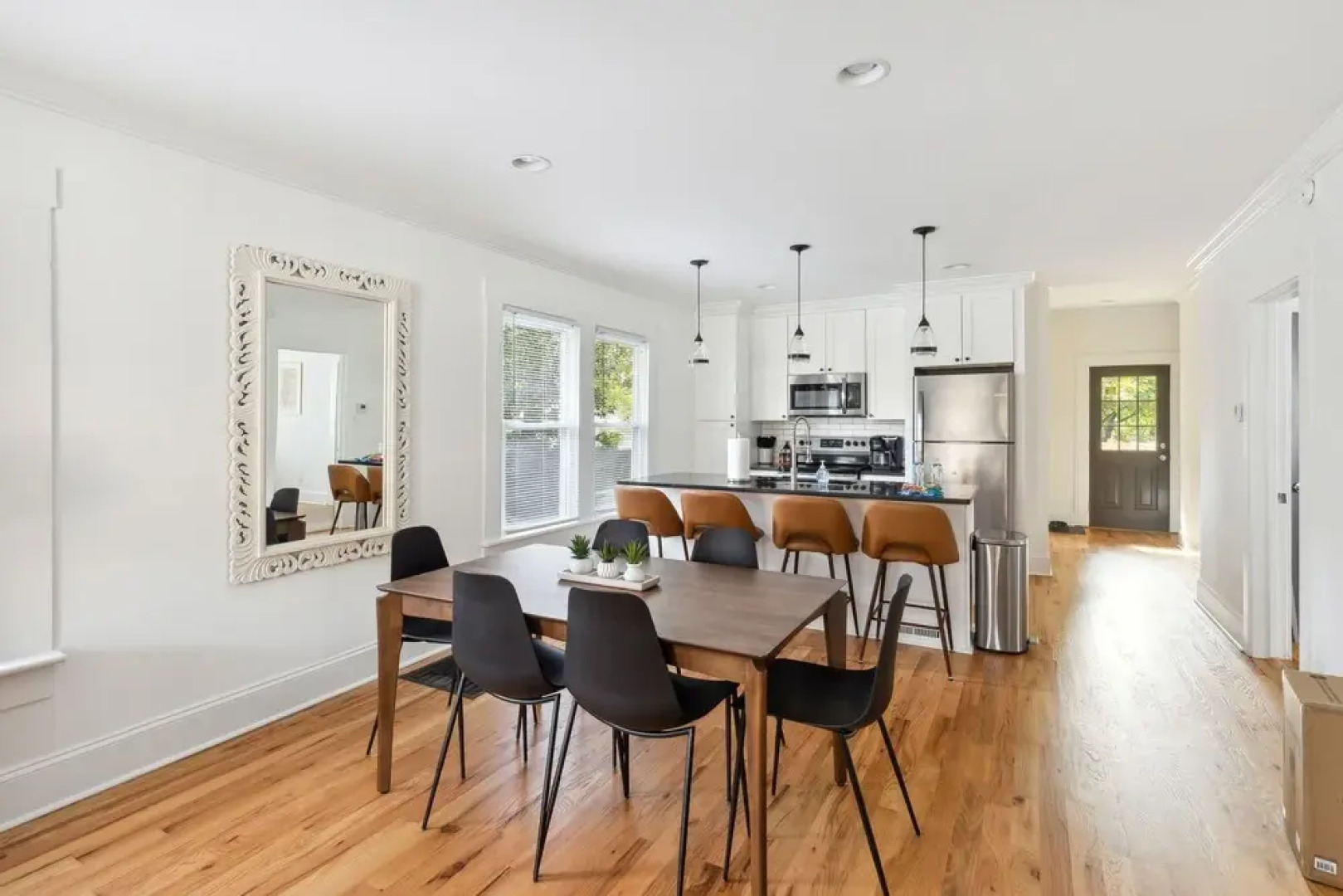 Downtown Delight: Cozy & Pet-friendly Retreat 3 Bedroom Home by RedAwning