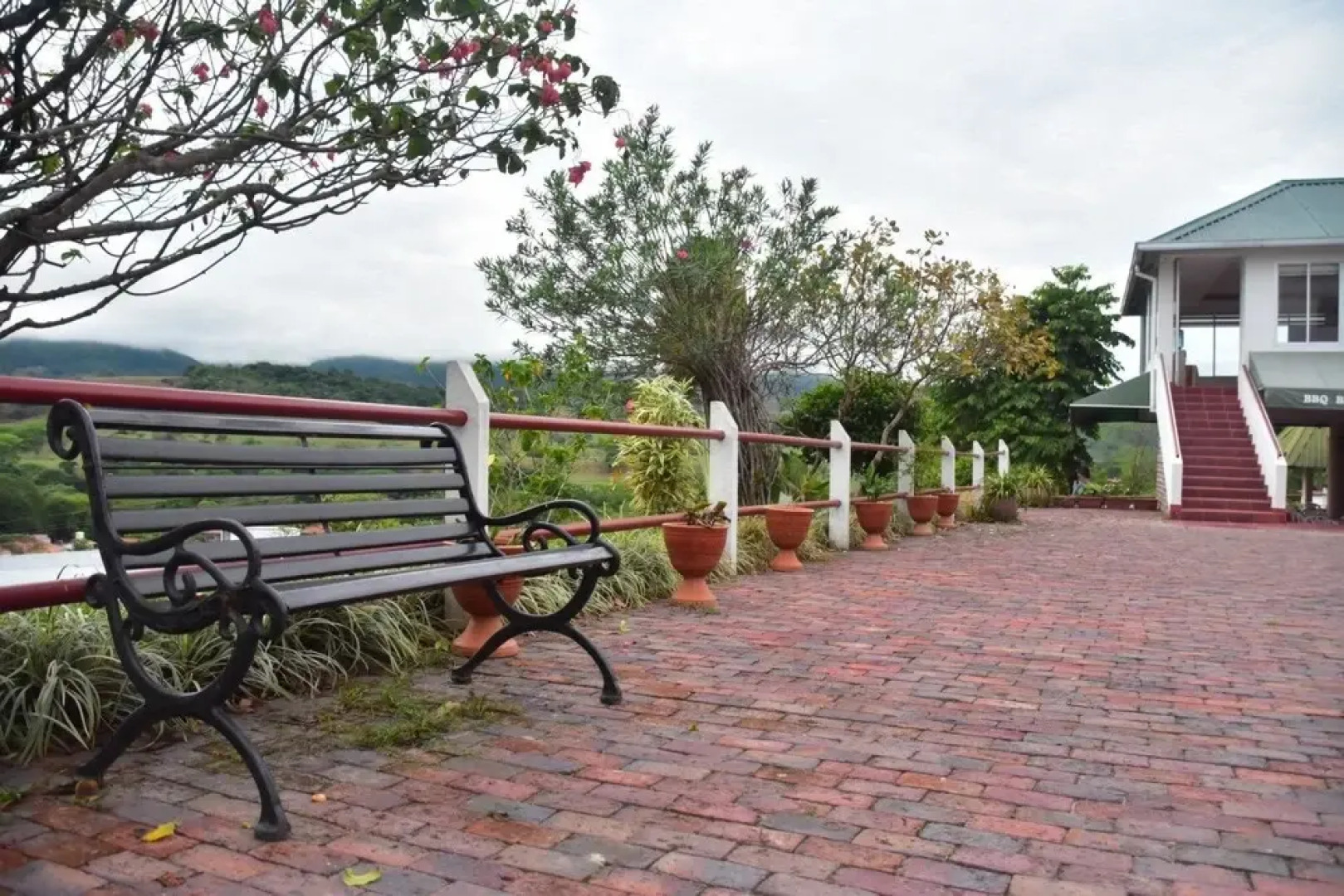 Hotel Montserrat Plaza