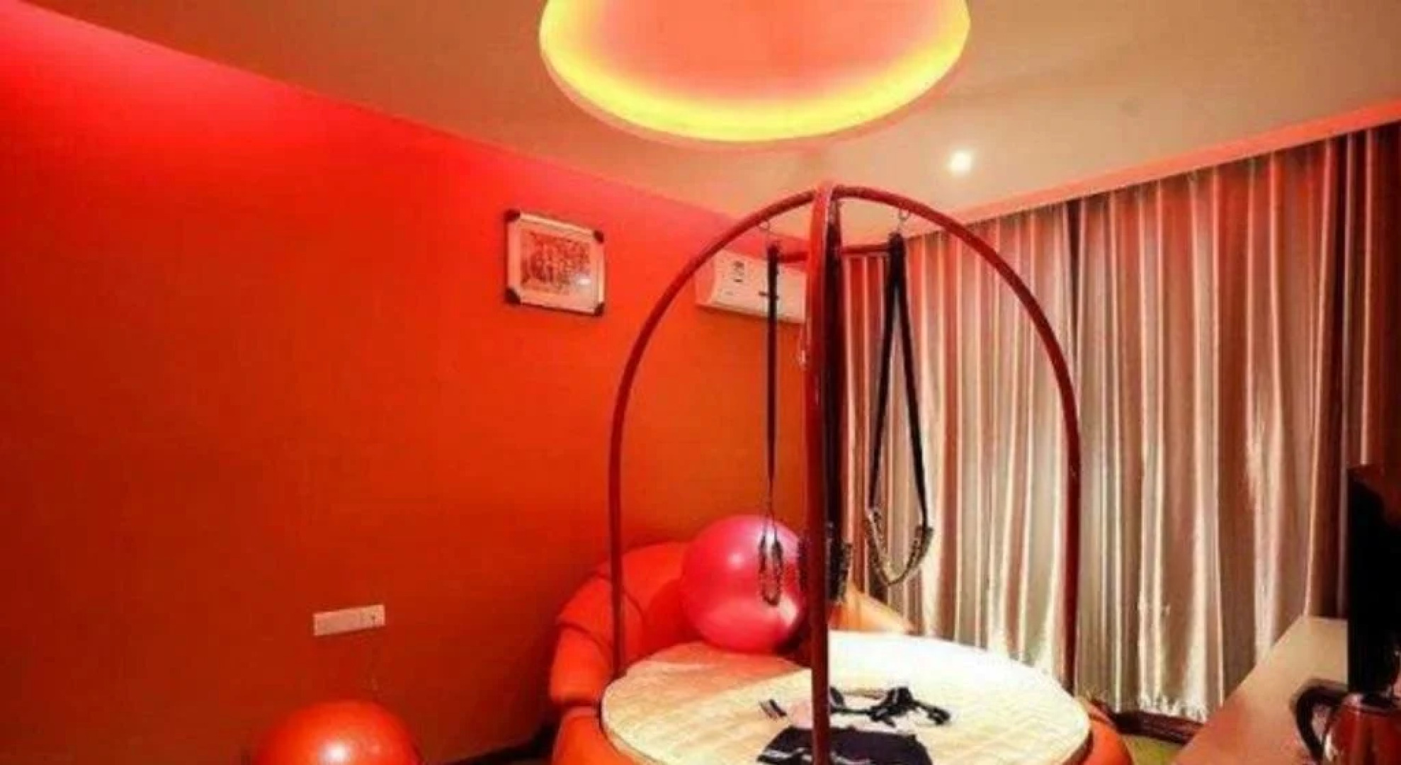 25 hours Emotion Hotel