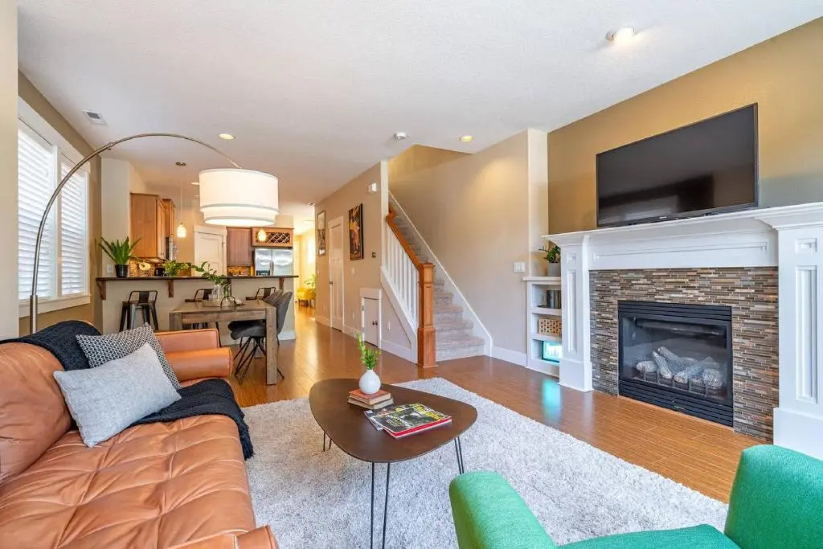 Modern home, Four bedrooms, King Beds