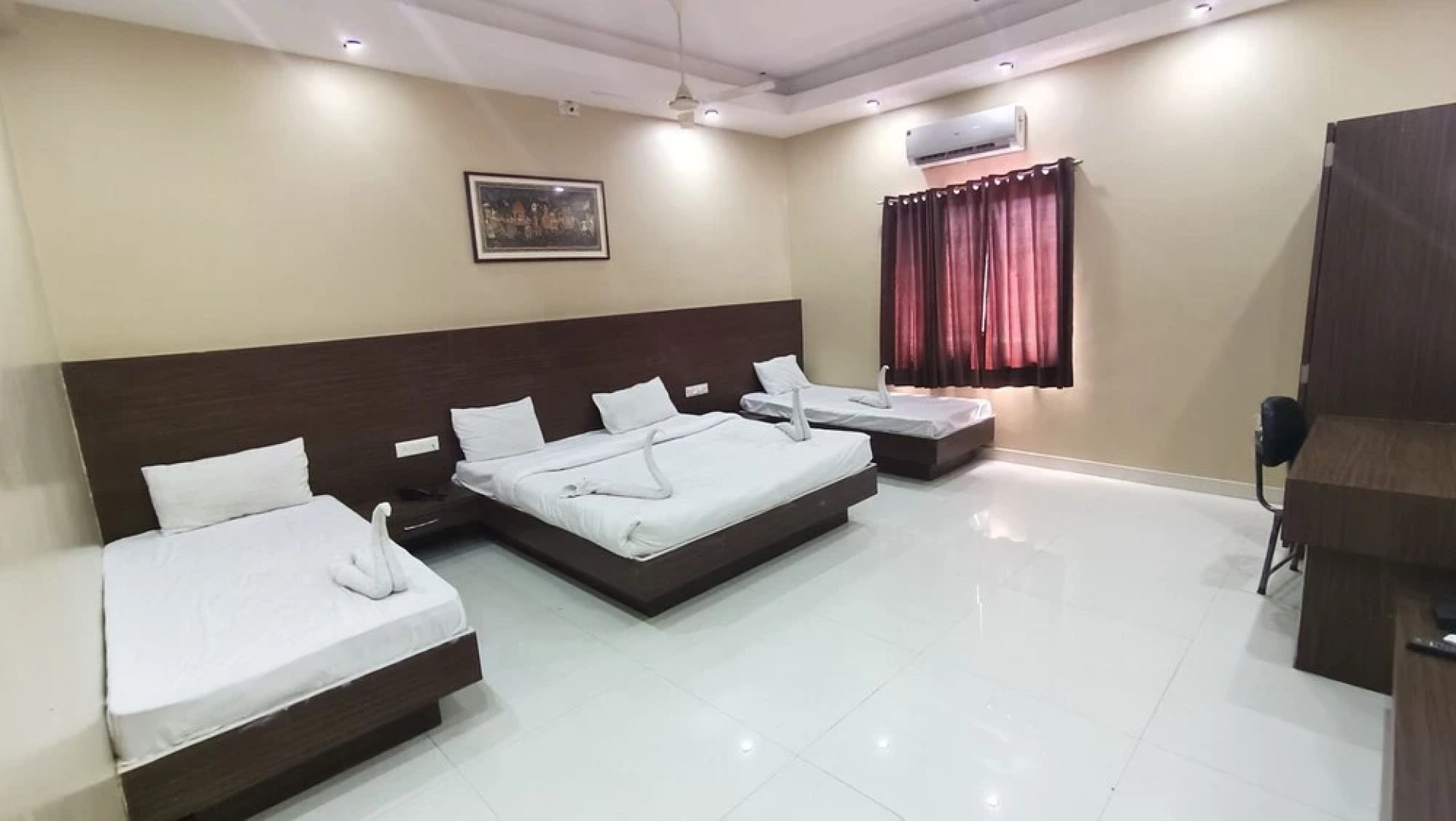 Kanha Hotel & Resort