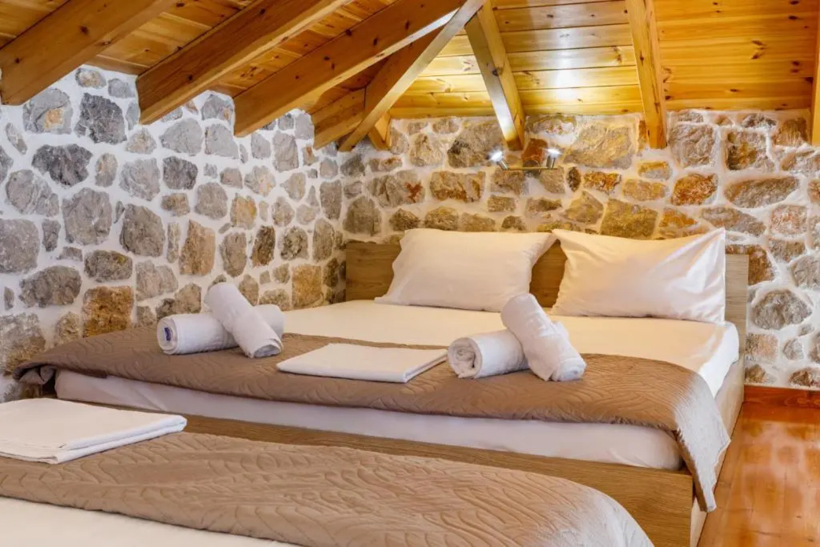 Adrian'S Luxury Apartments 1