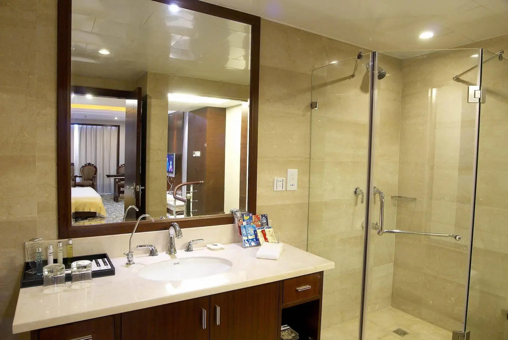 Bossman International Hotel