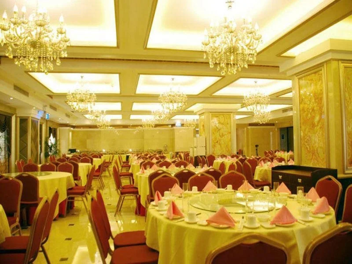 Mingcheng Fangzhou Hotel