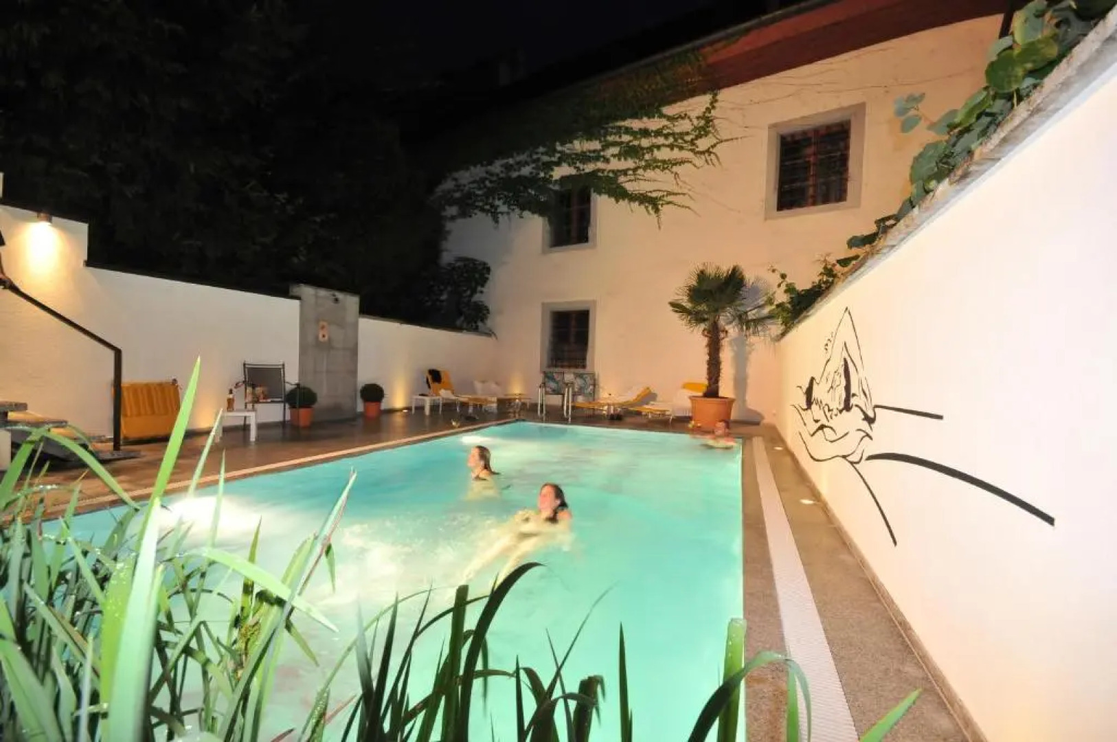 BASLERTOR Summer Pool Hotel