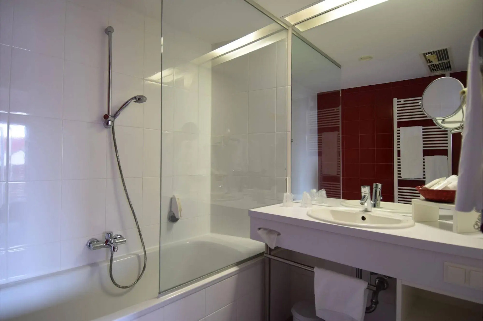 Thermenhotel All In Red