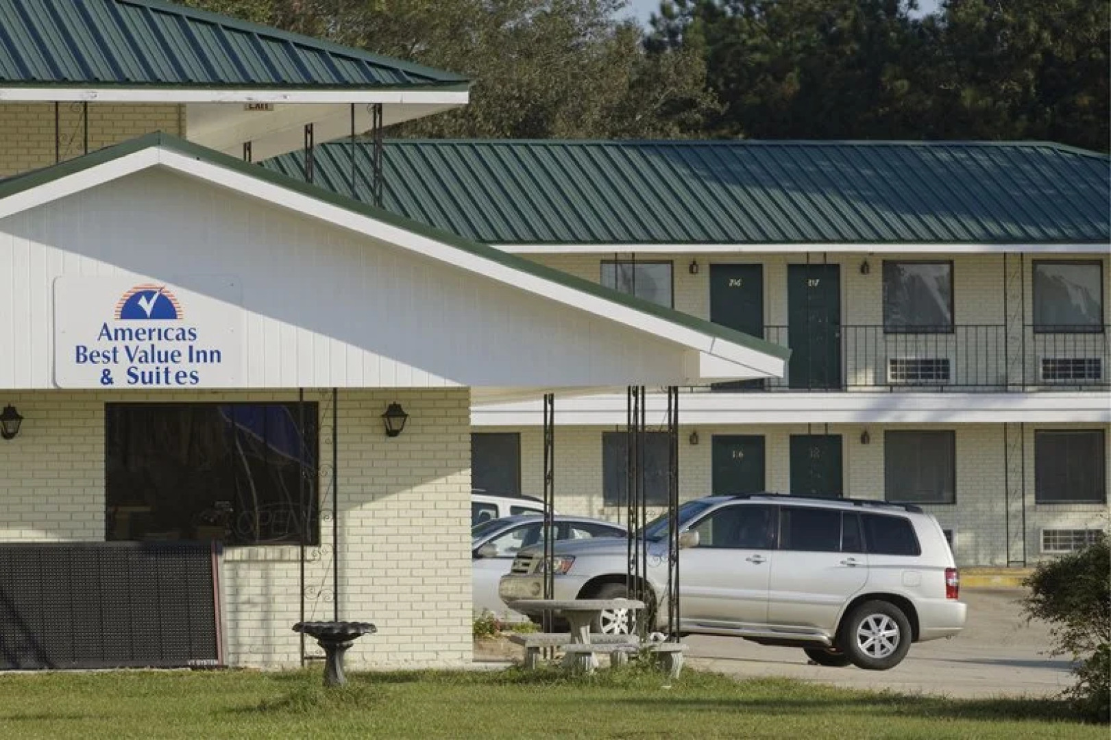 Super 8 by Wyndham Picayune