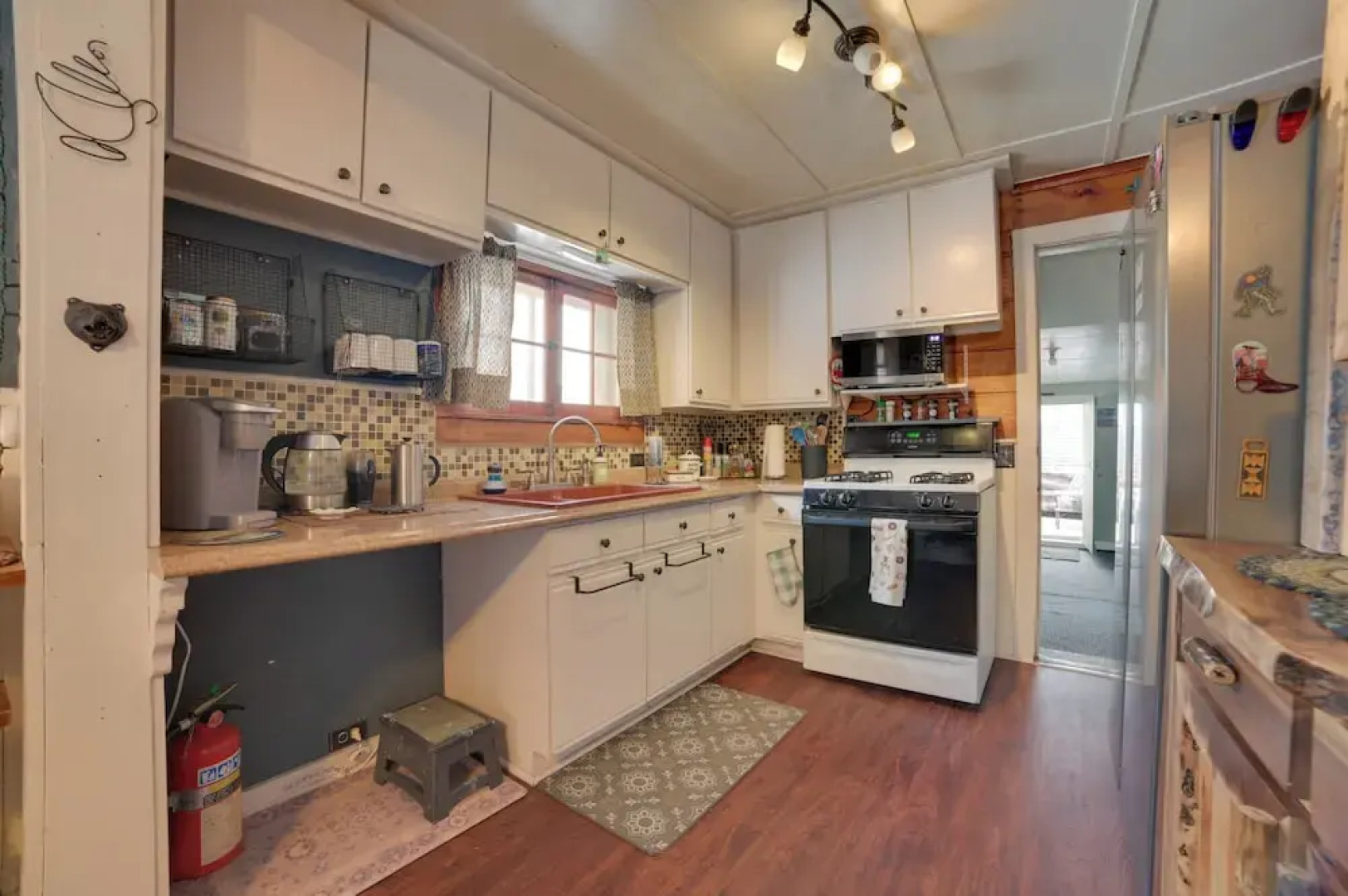 Family-friendly Cabin: Walk to Lake Access!