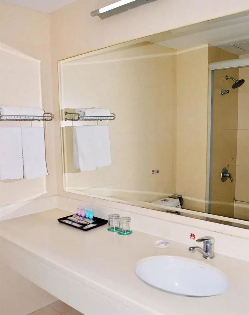 Motel 168 Hotel Xinyang Xintiandi