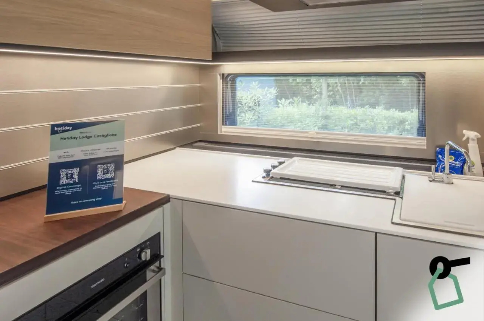 Deluxe - Two Bedroom No.2