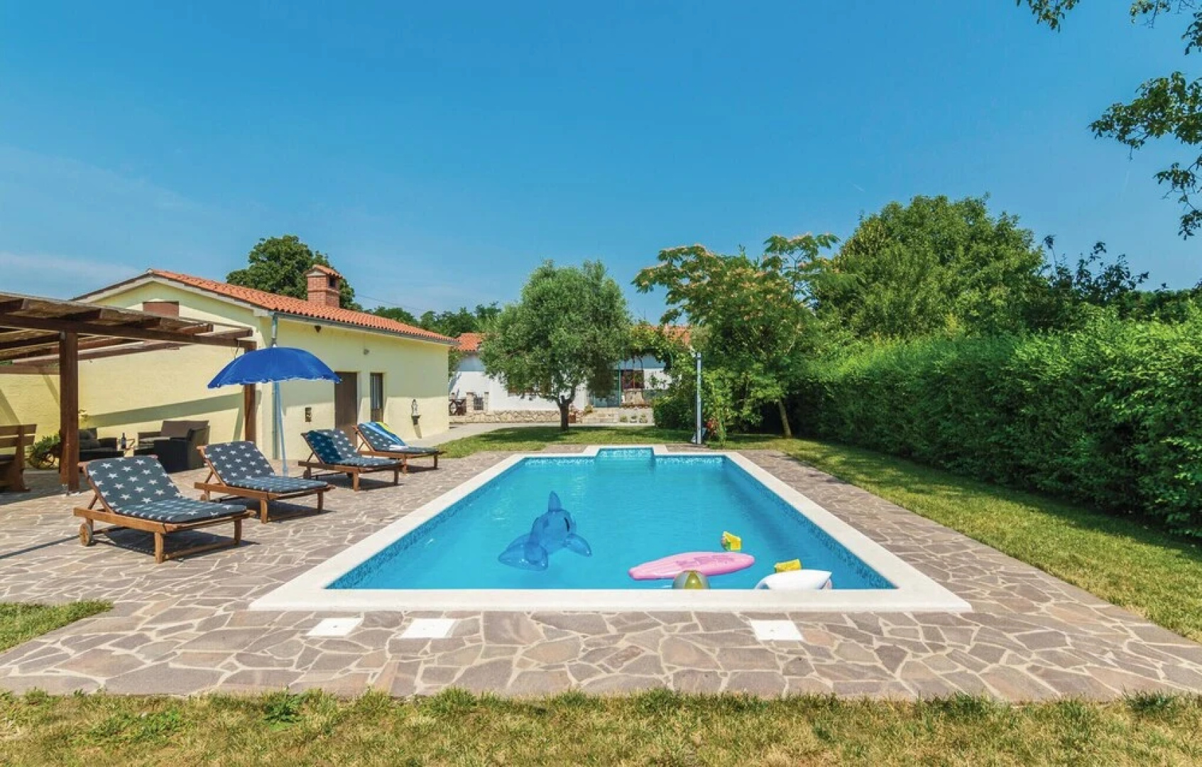 Nice Home in Ruzici With Wifi and 3 Bedrooms
