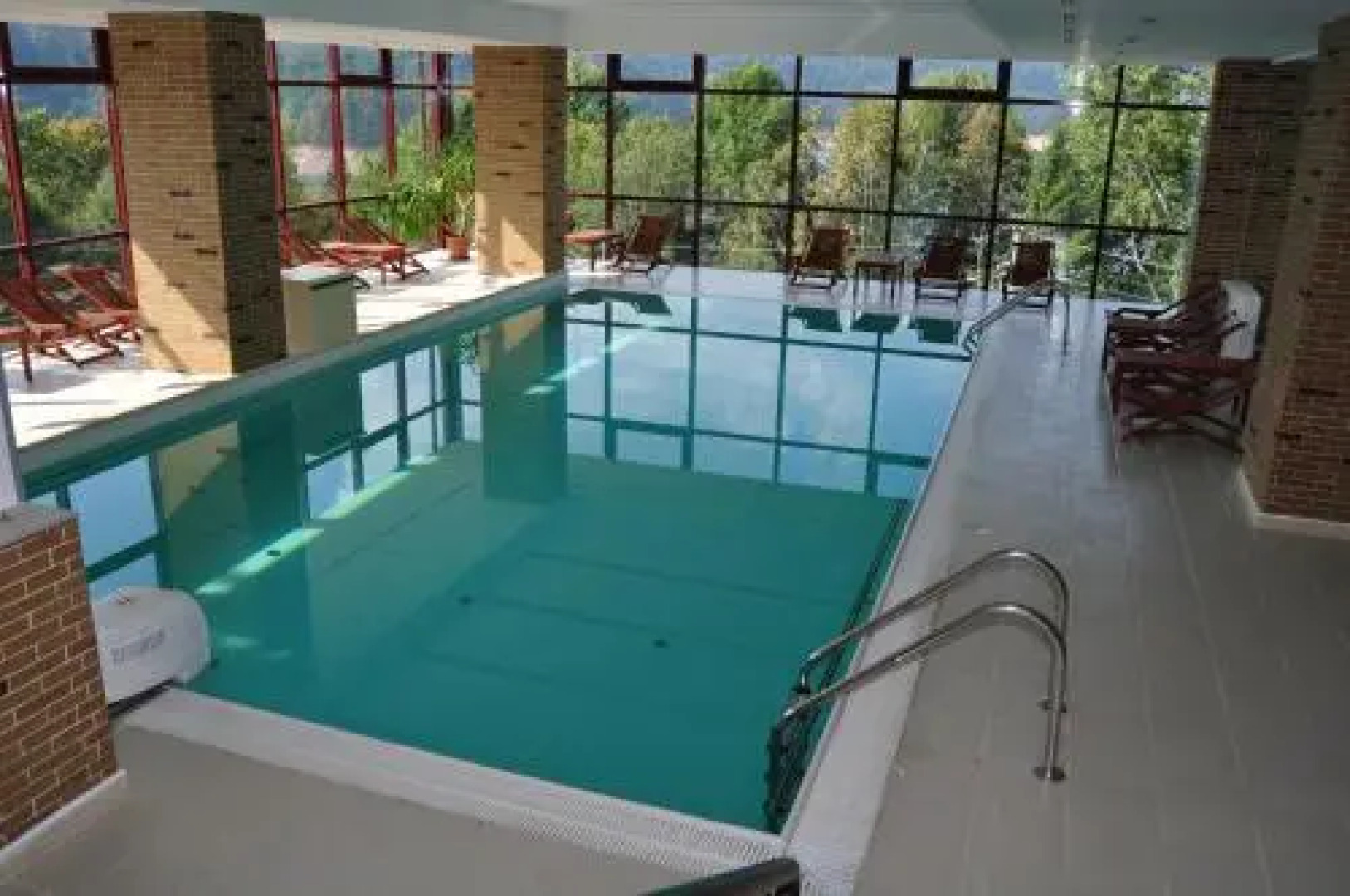 Hotel Valea cu Pesti