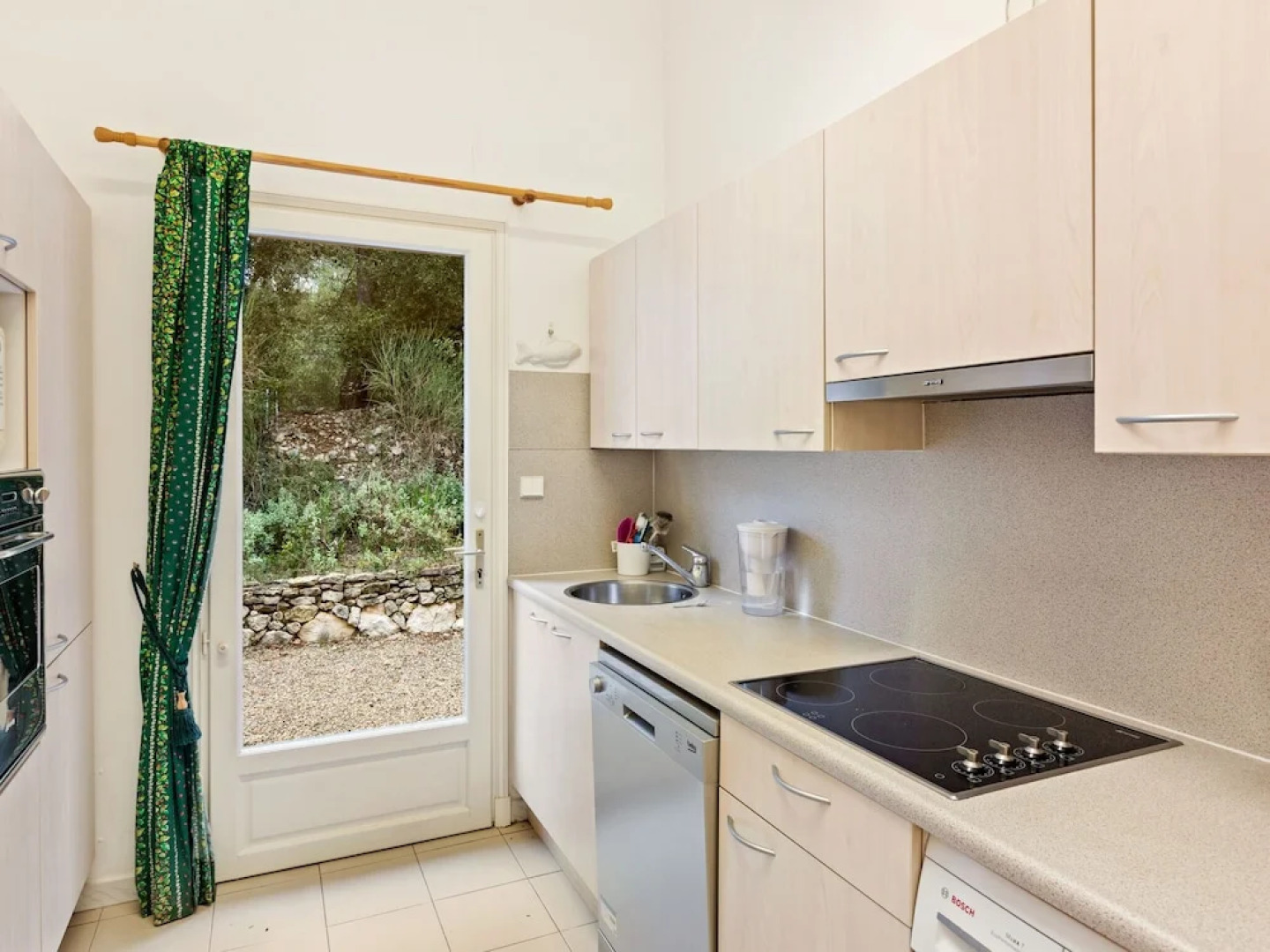 Lavish Villa in Bagnols-en-forêt With Swimming Pool