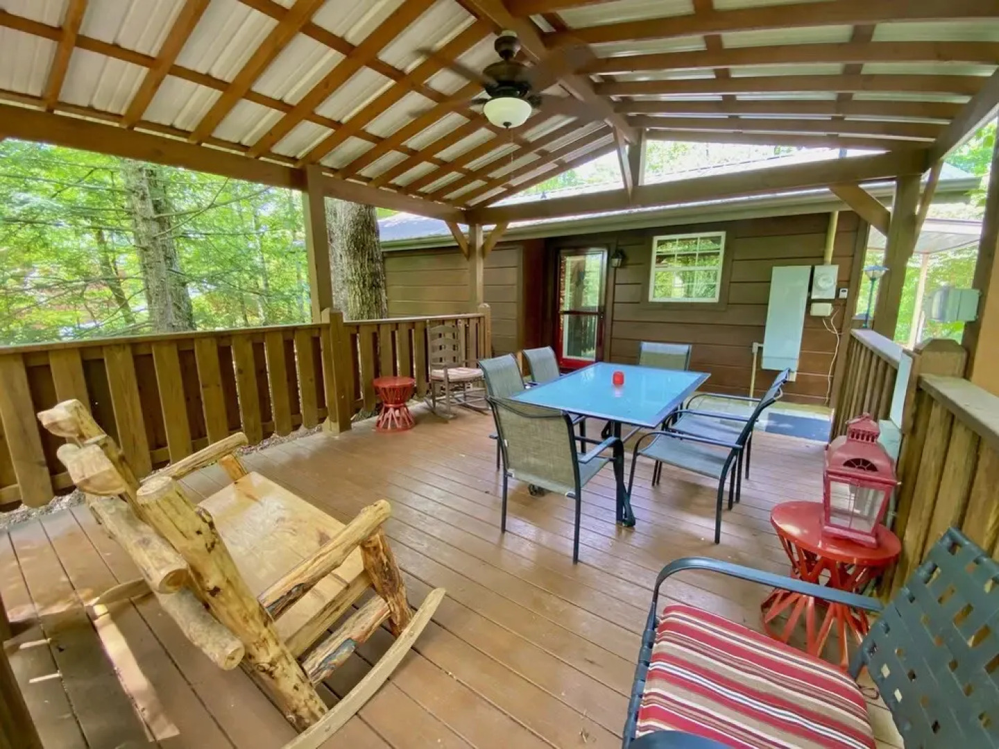 Amazing Dreams 2 Bedroom Cabin by RedAwning