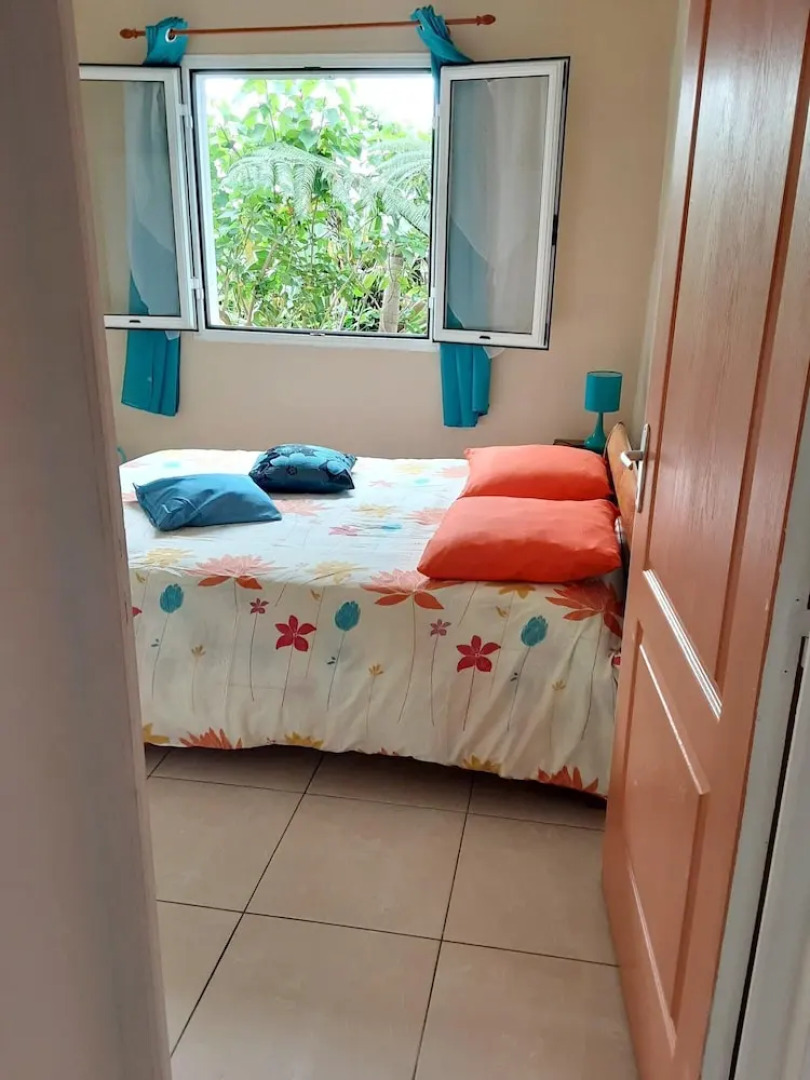 House With 3 Bedrooms in La Chaloupe St Leu, With Enclosed Garden and