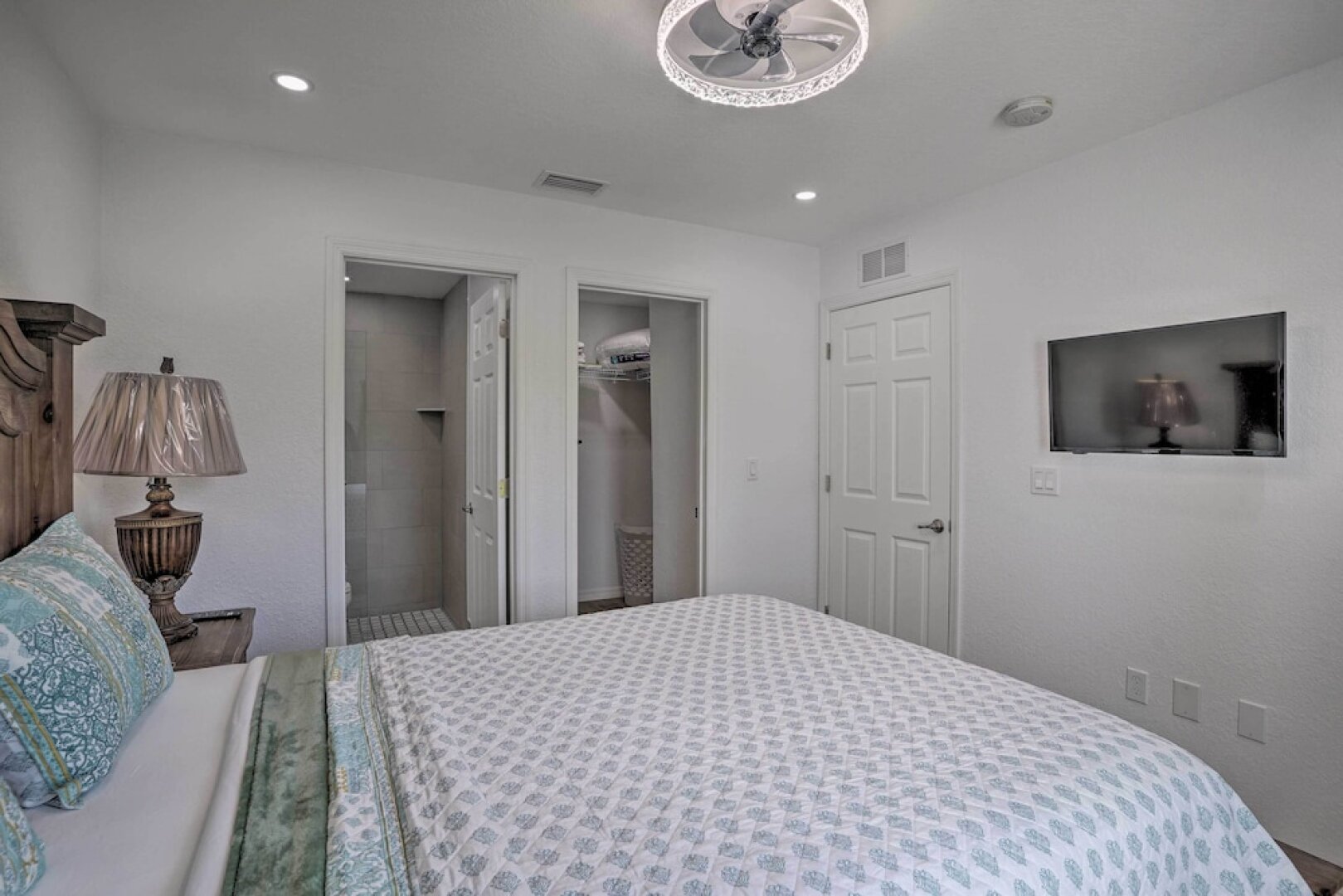 Hot Tub & Fenced Yard: Home in Sebring