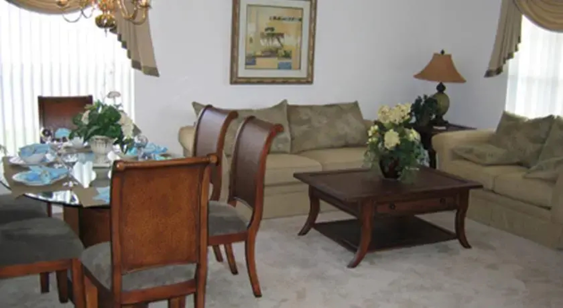 Four Bedroom House in Windsor Park by CFL Vacations