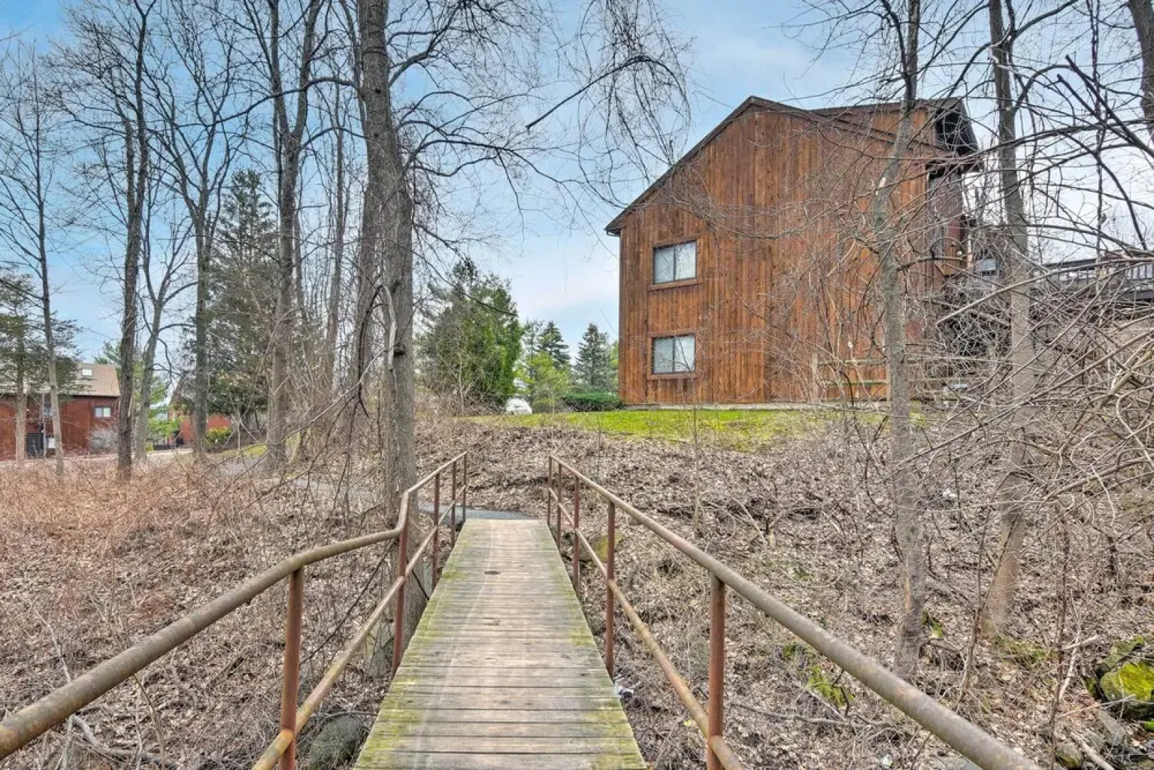 Vernon Township Home w/ Deck on Golf Course