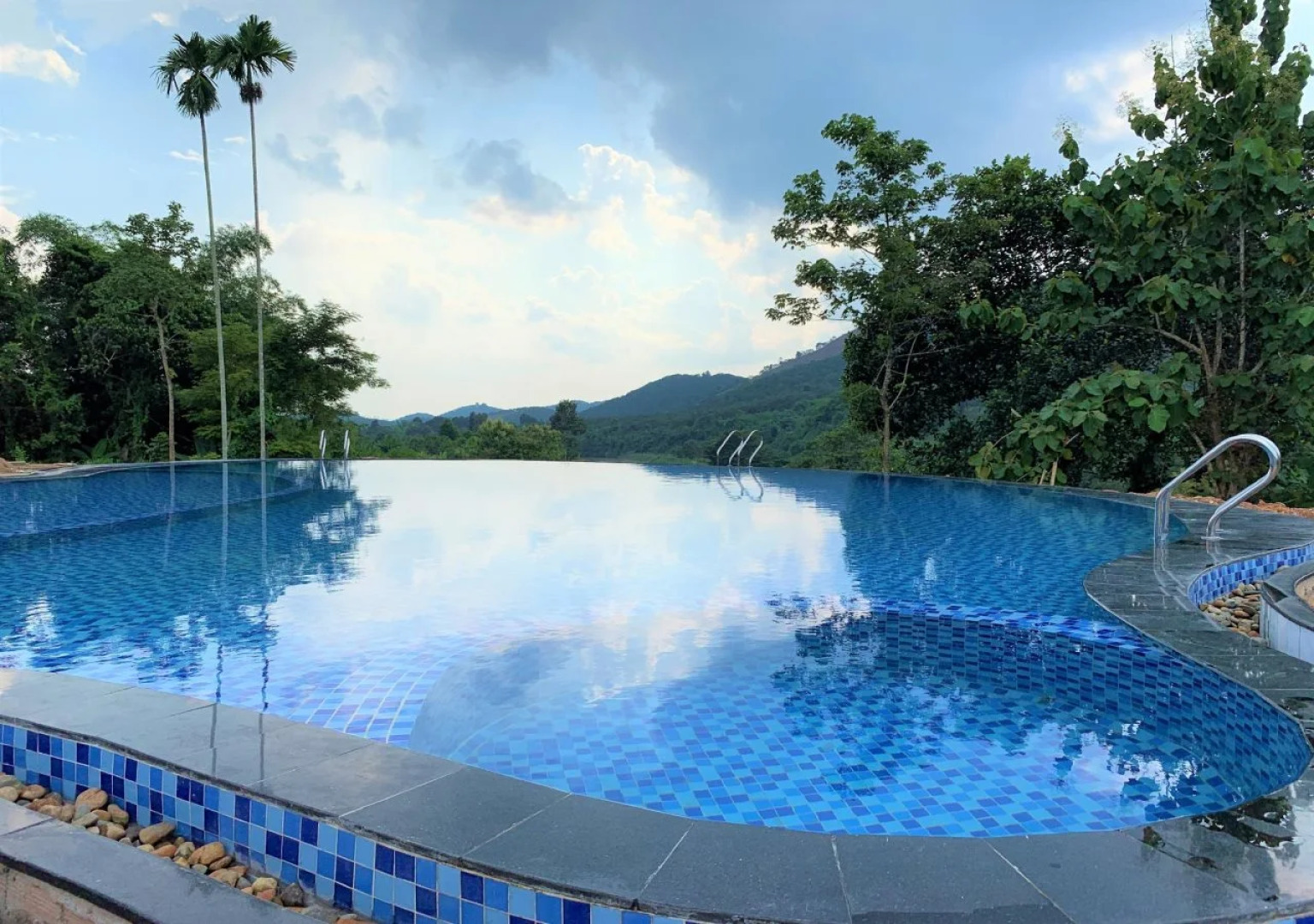 Orchard Home Resort Nam Cat Tien