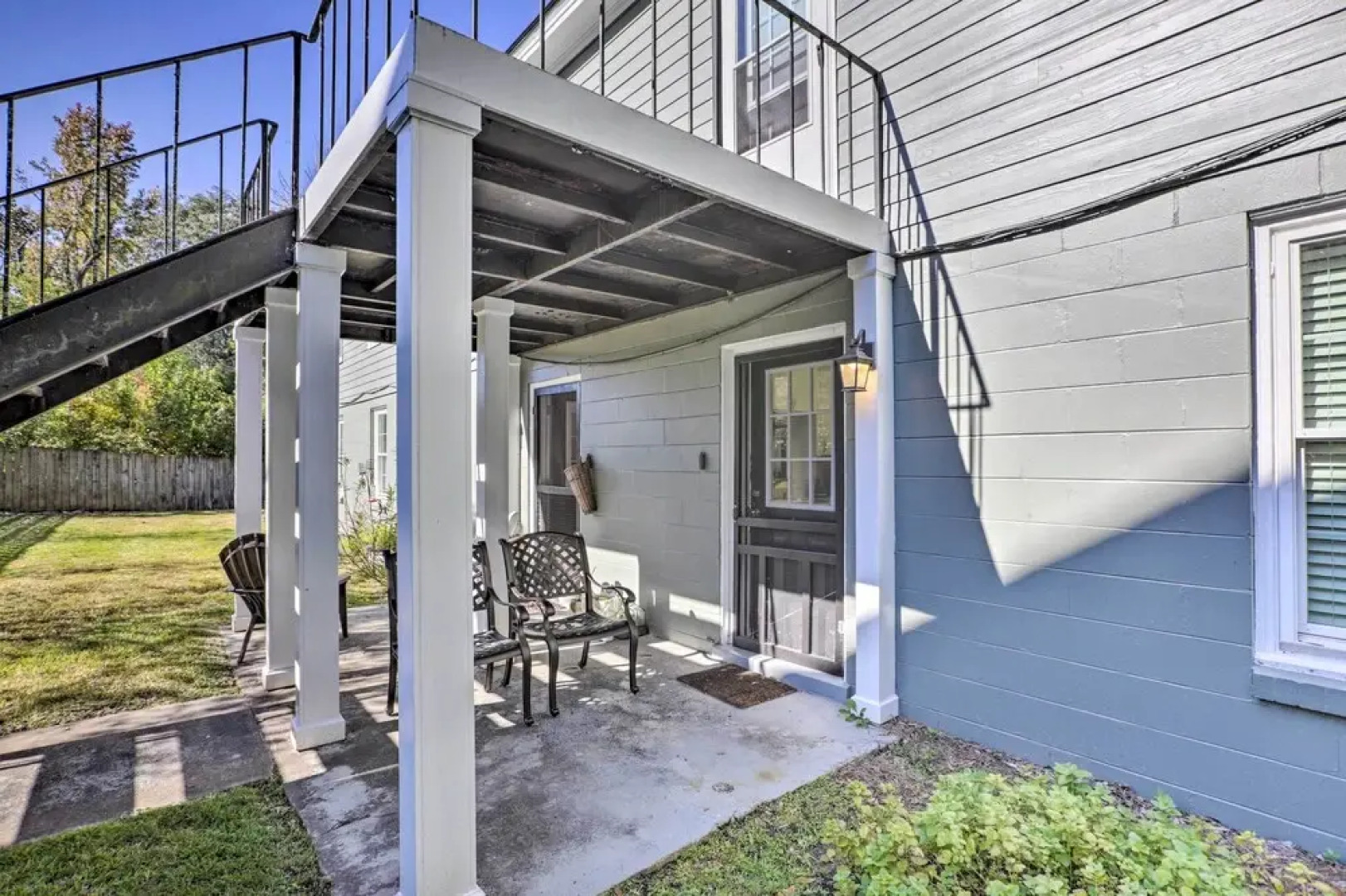 Walk to Broad St: Central Thomasville Condo